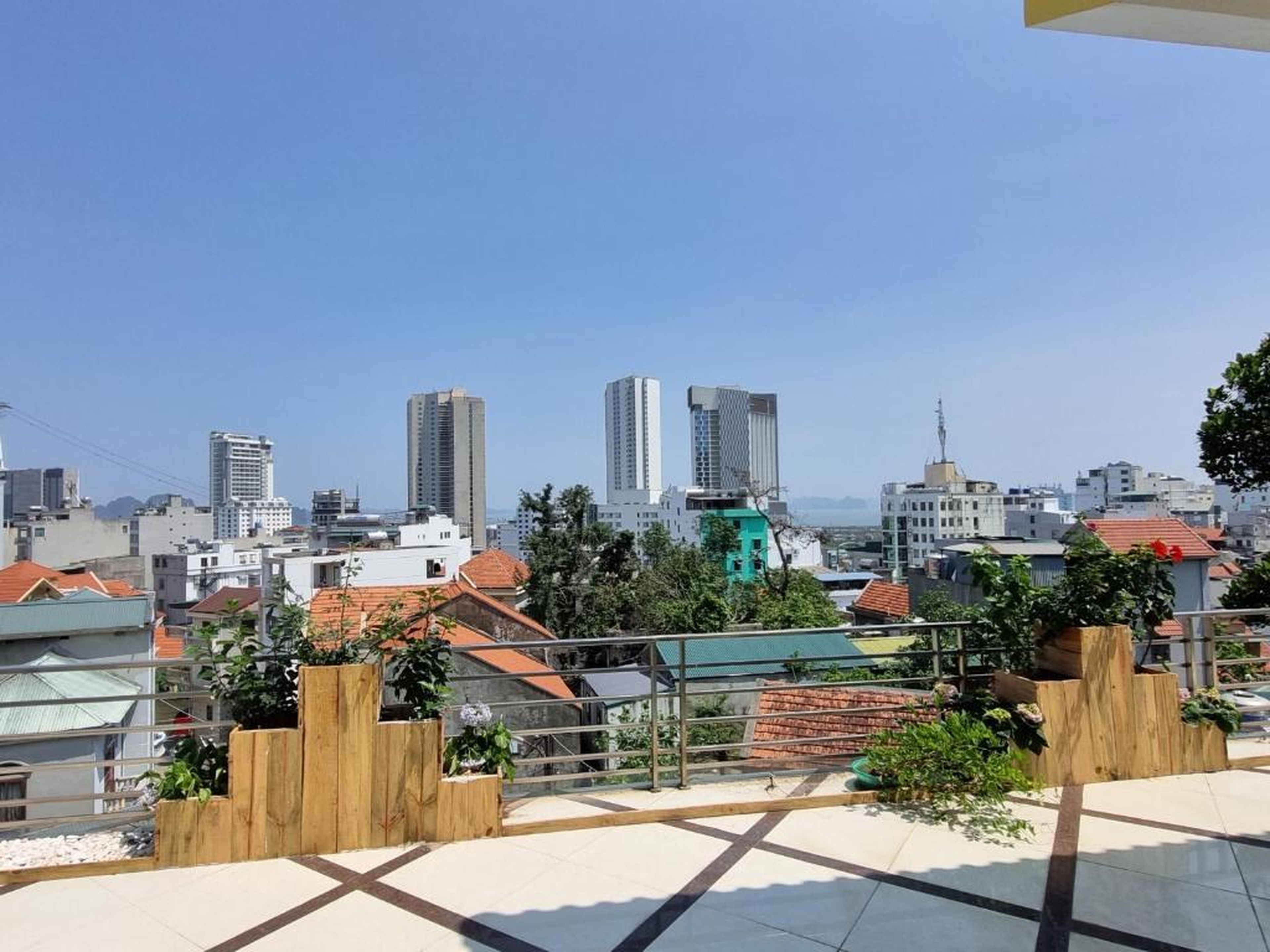 Top Hill Halong Homestay - Hình 9