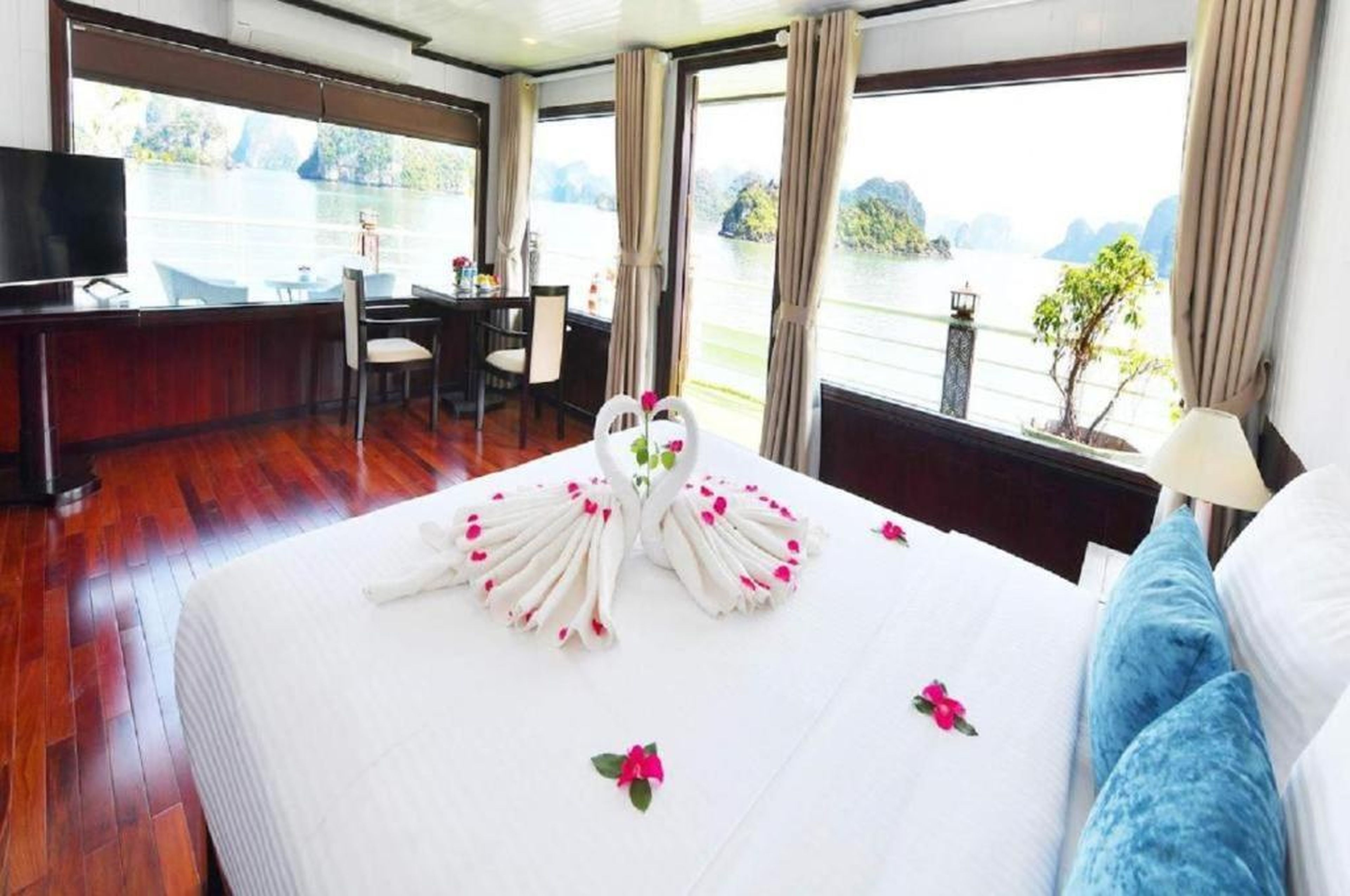 Halong Sapphire Cruises - Hình 9