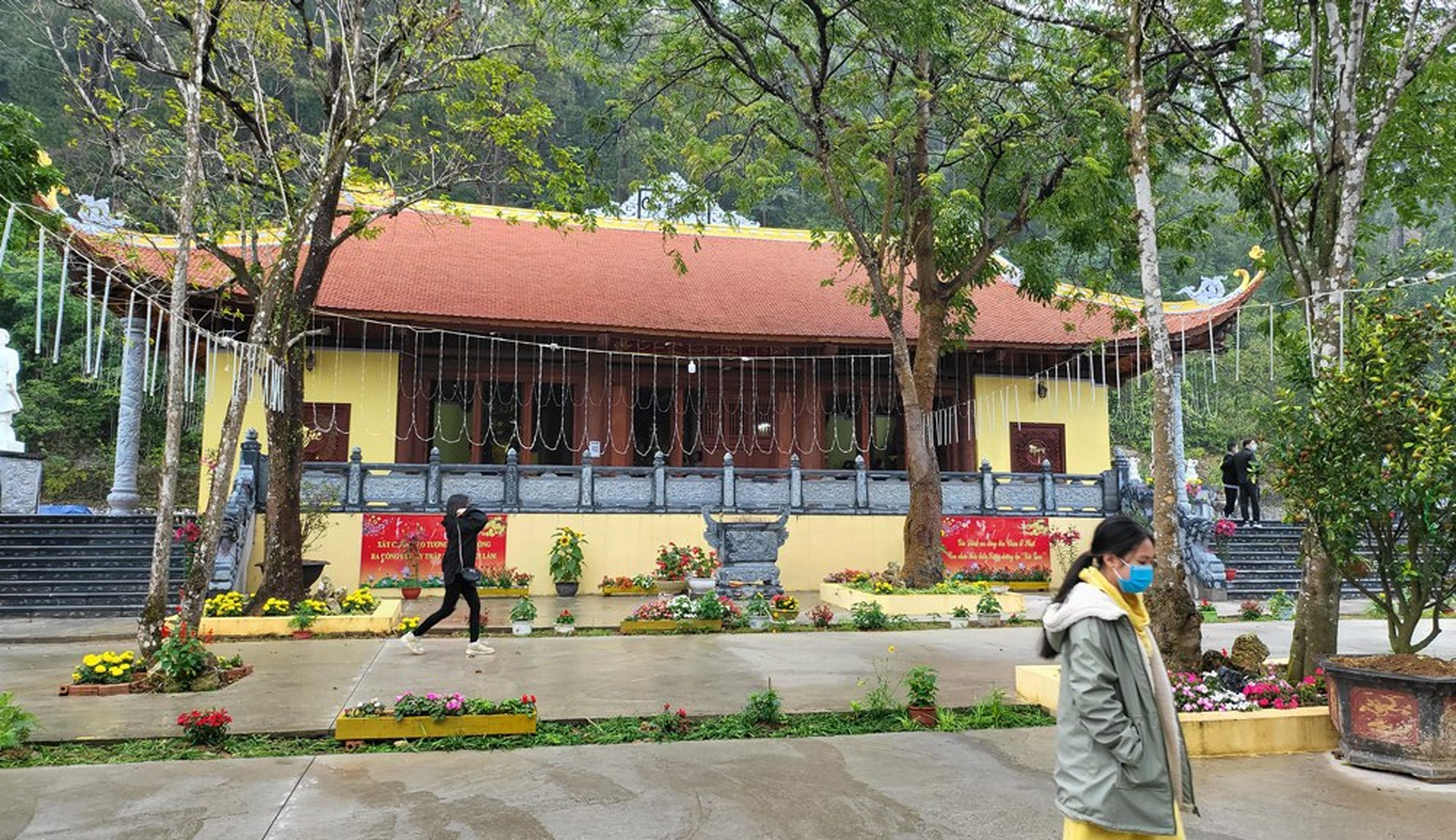 Chùa Thiên Quýt ở Hạ Long – Không gian thiền định giữa rừng núi - Hình 1