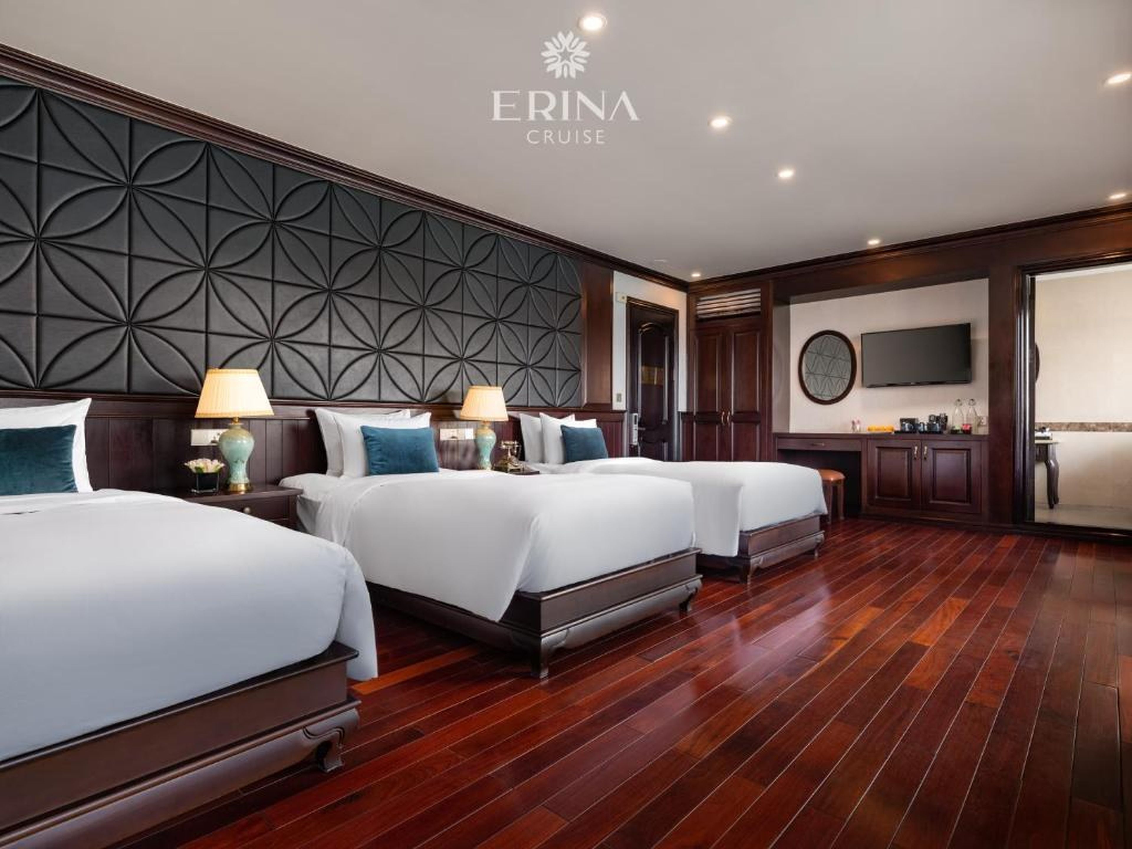 Erina Cruise - Hình 15
