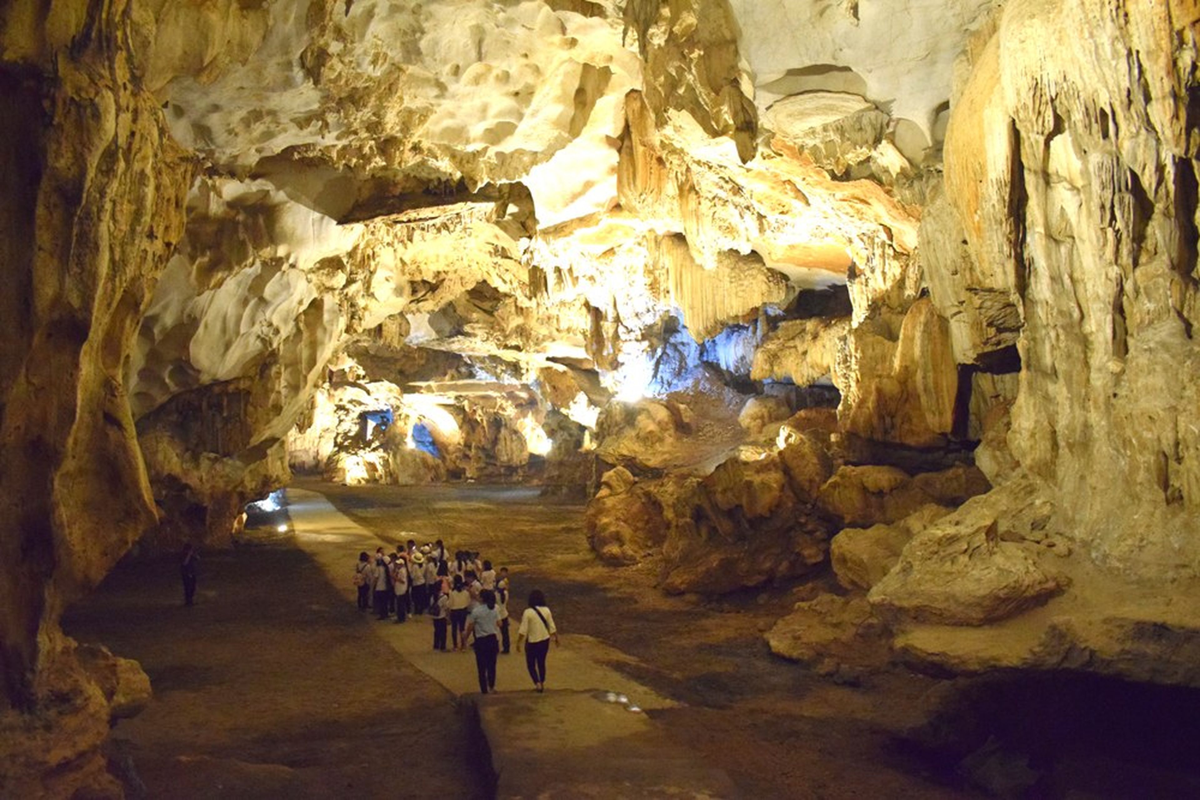 Vũng Đục Cave – Marvel at Nature’s Masterpiece - Hình 2