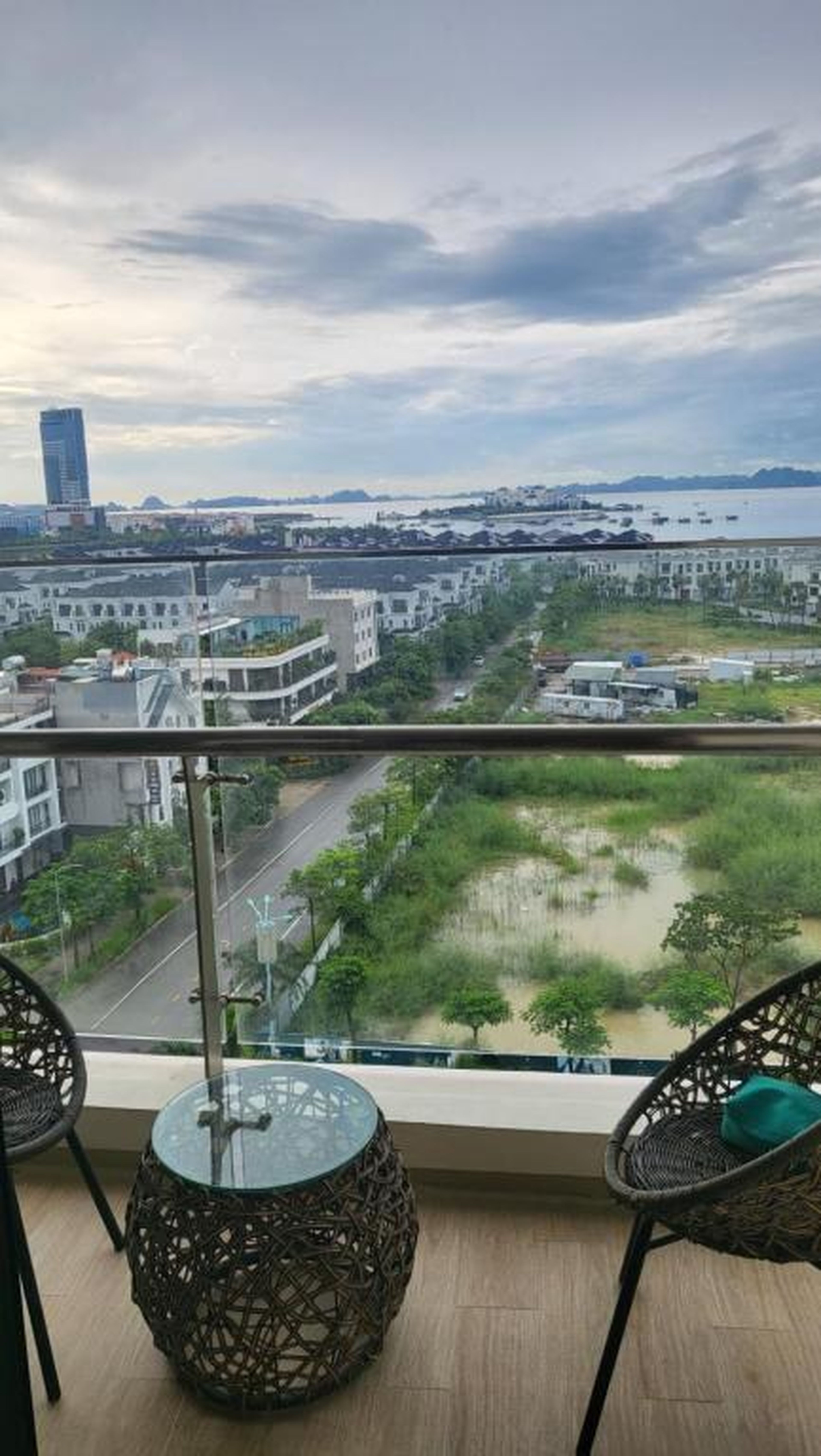 MiVi Seaview Homestay Citadines Marina Hung Thang Ha Long - Hình 13