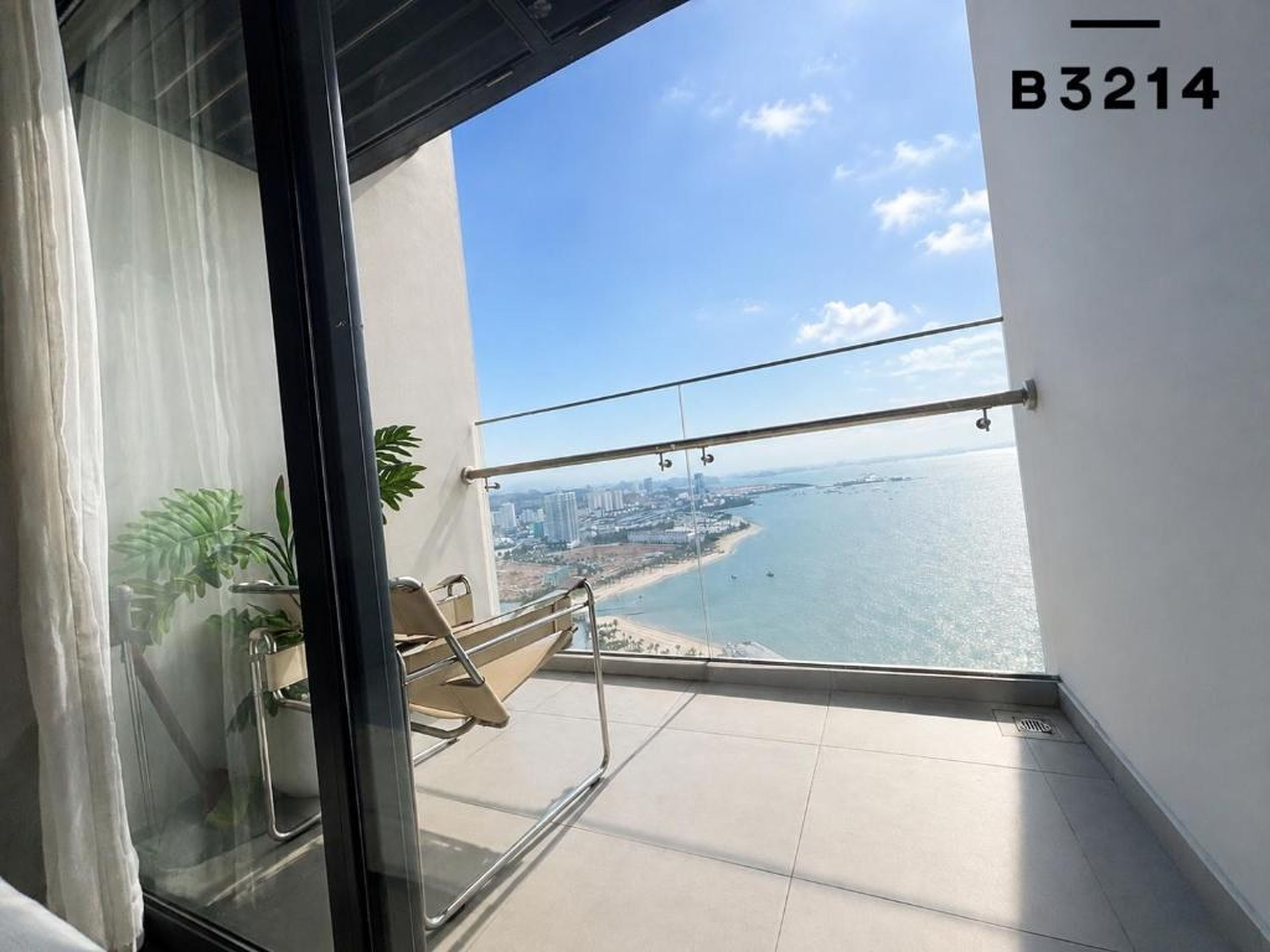 A La Carte Ha Long Oceanview Panoramic 2BR2WC 75m2 Suite with balcony - Hình 47
