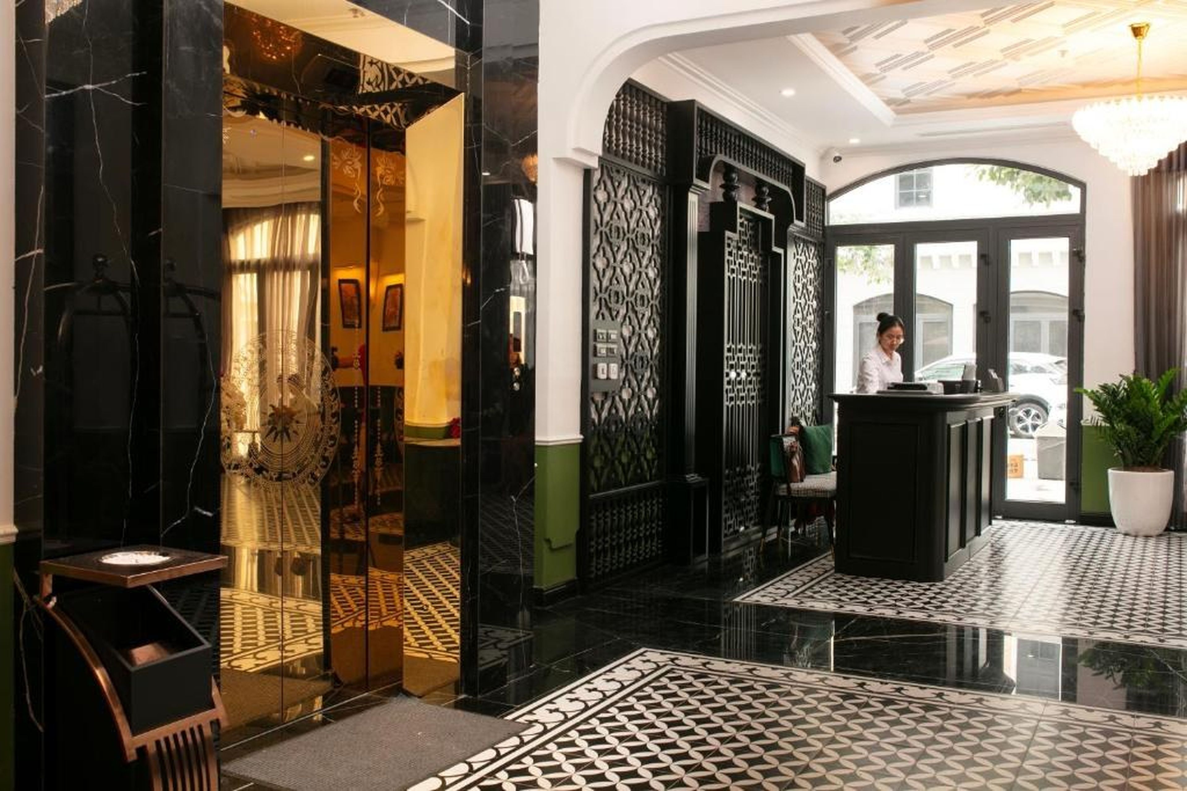 Elegant Boutique Hotel Ha Long - Hình 33