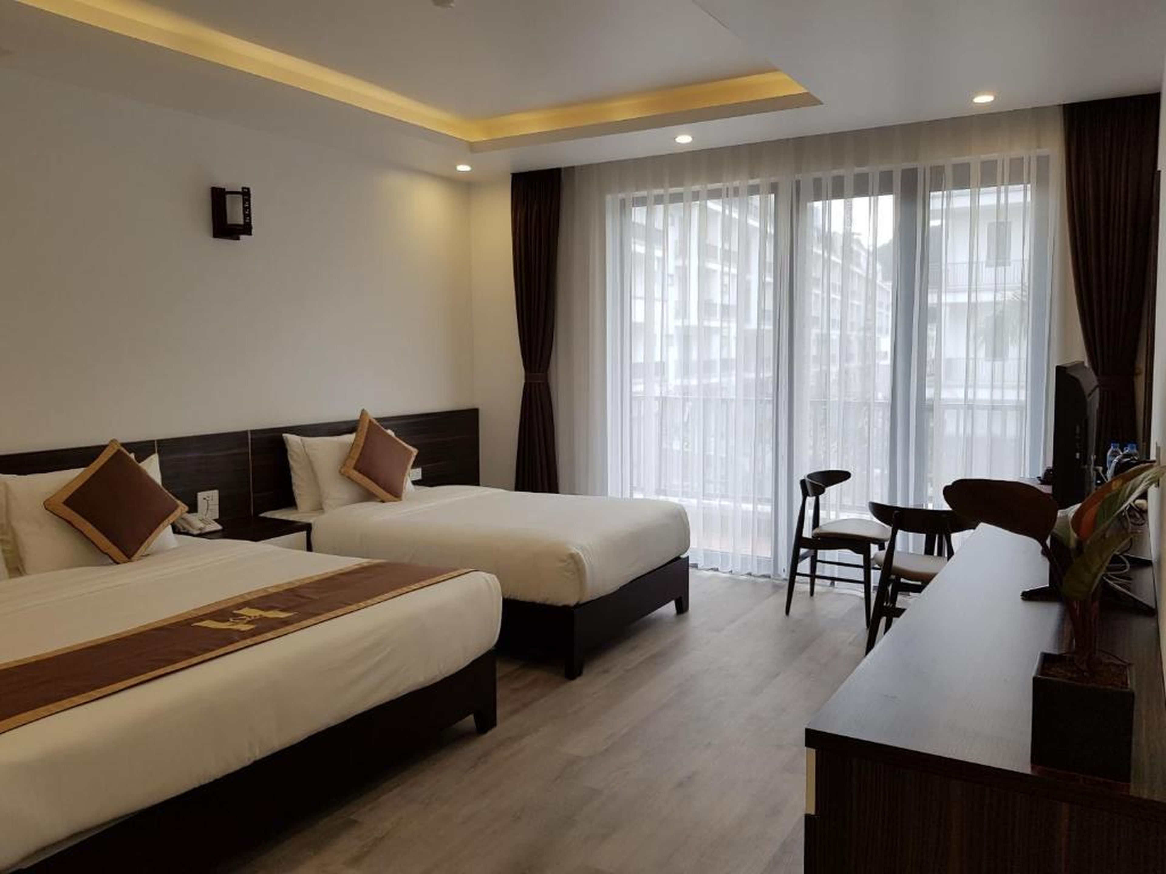 Helen Halong Hotel - Hình 4