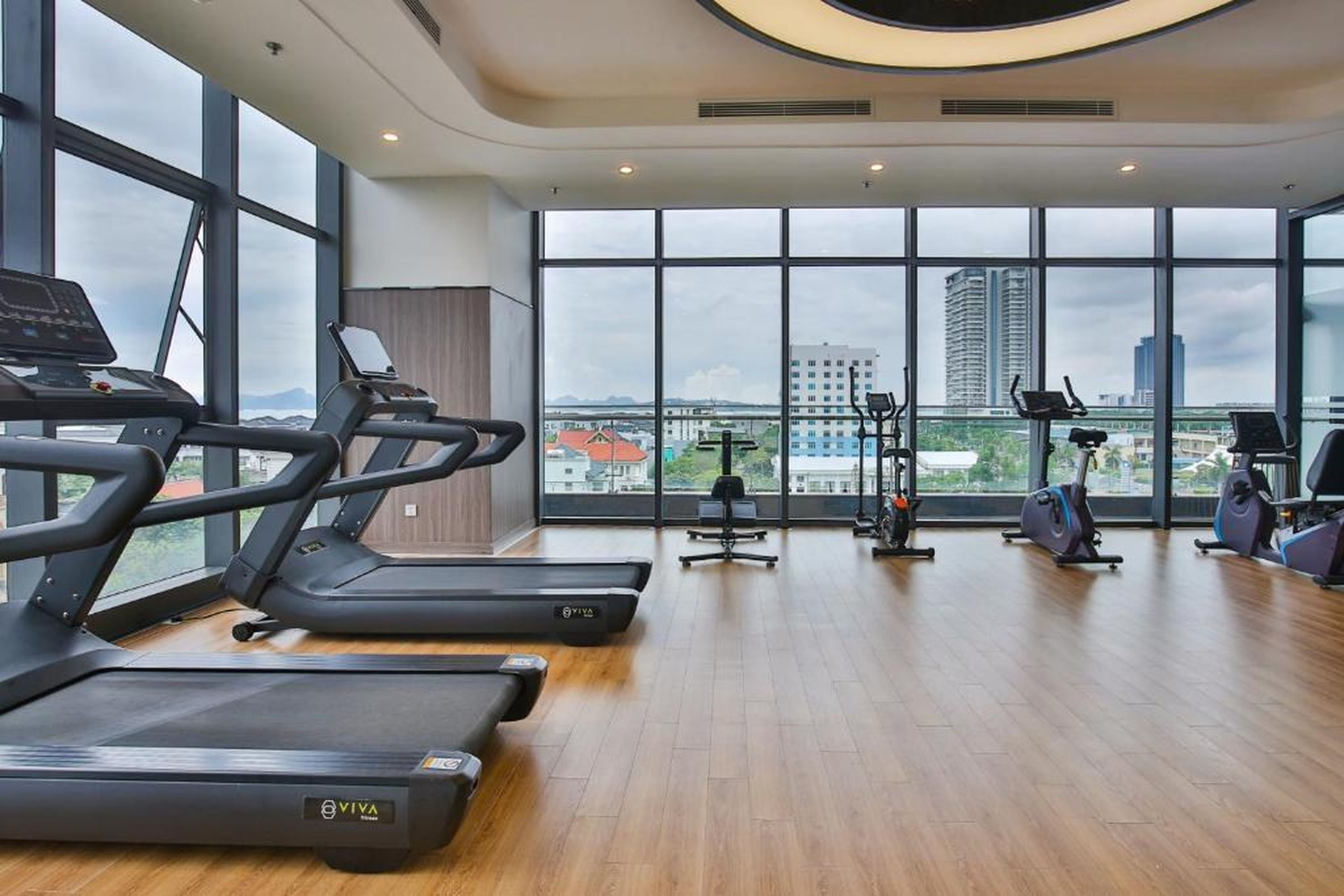 DeLaSea Ha Long Hotel - Modern Bayview Escape - Hình 35