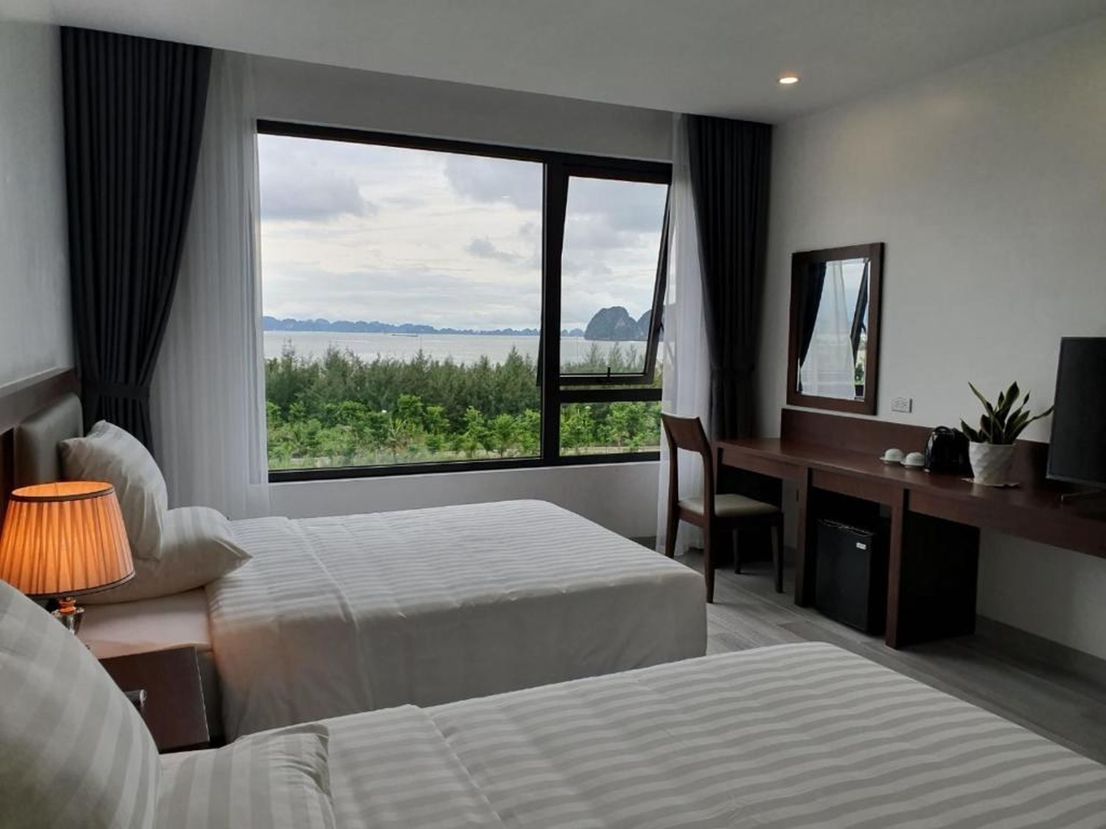 Ha Long Bay TC Hotel - Hình 5