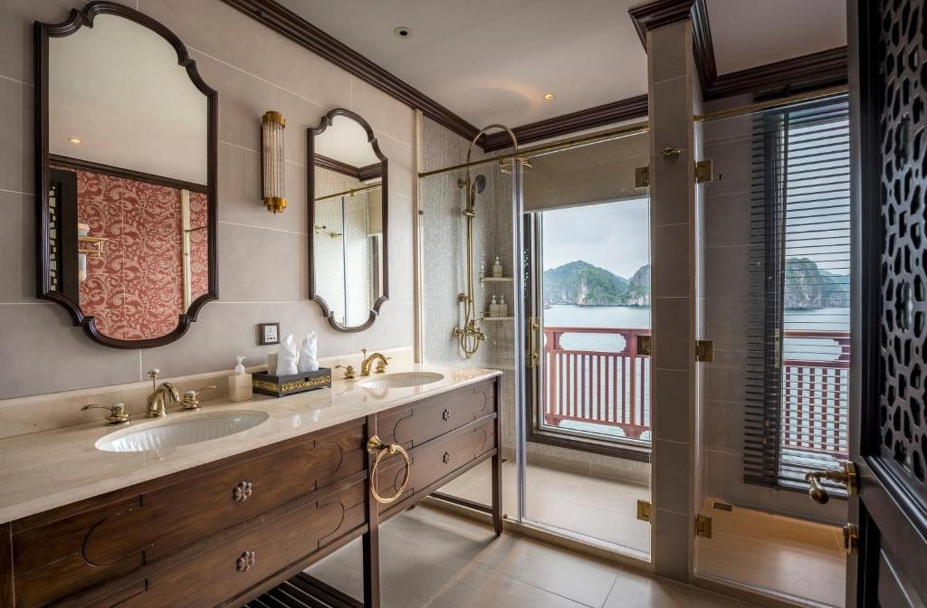 Heritage Line Ylang Cruise - Halong Bay & Lan Ha Bay - Hình 39