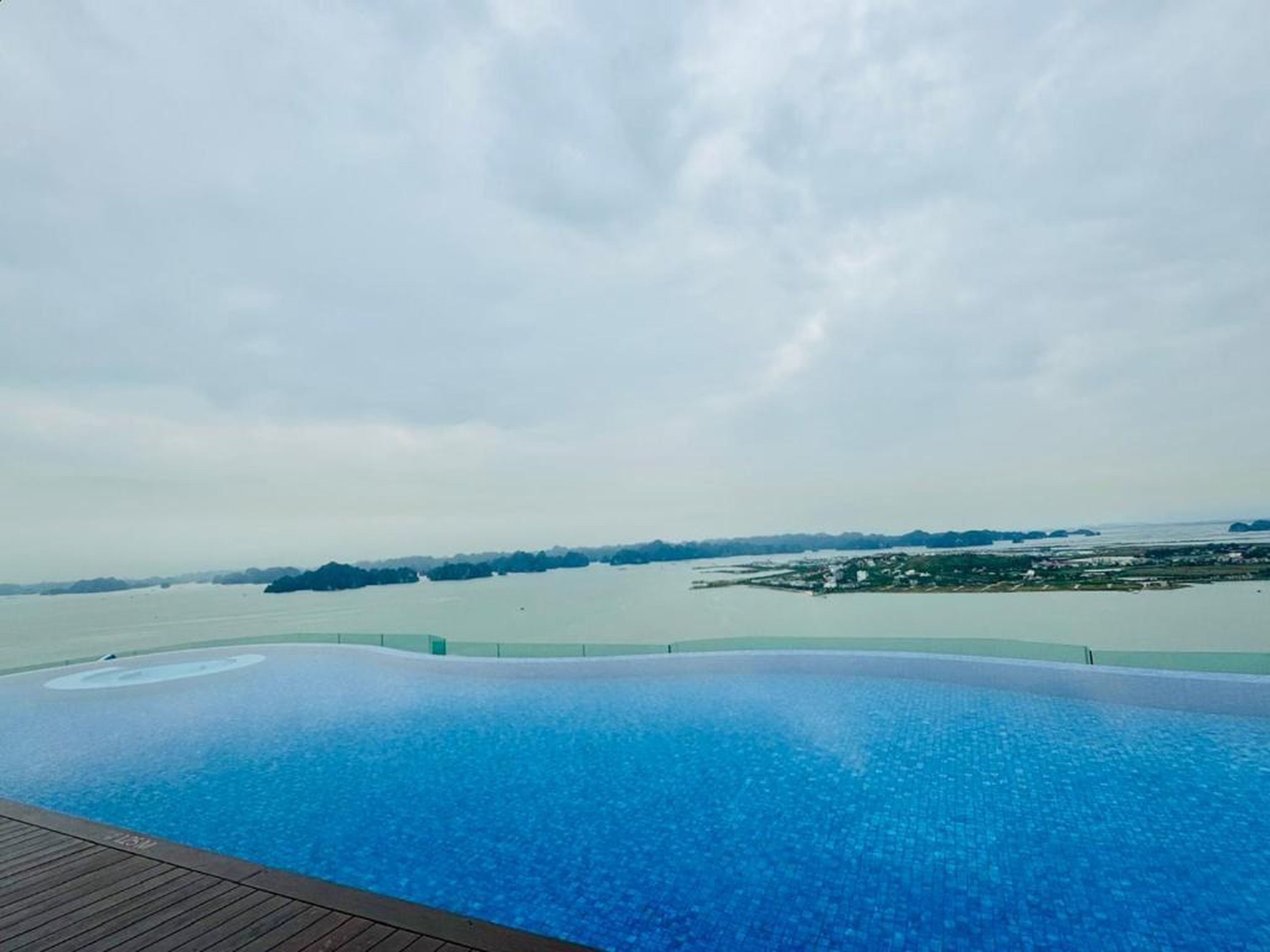 A LA CARTE Hạ Long Bay View biển tầng cao - Hình 15