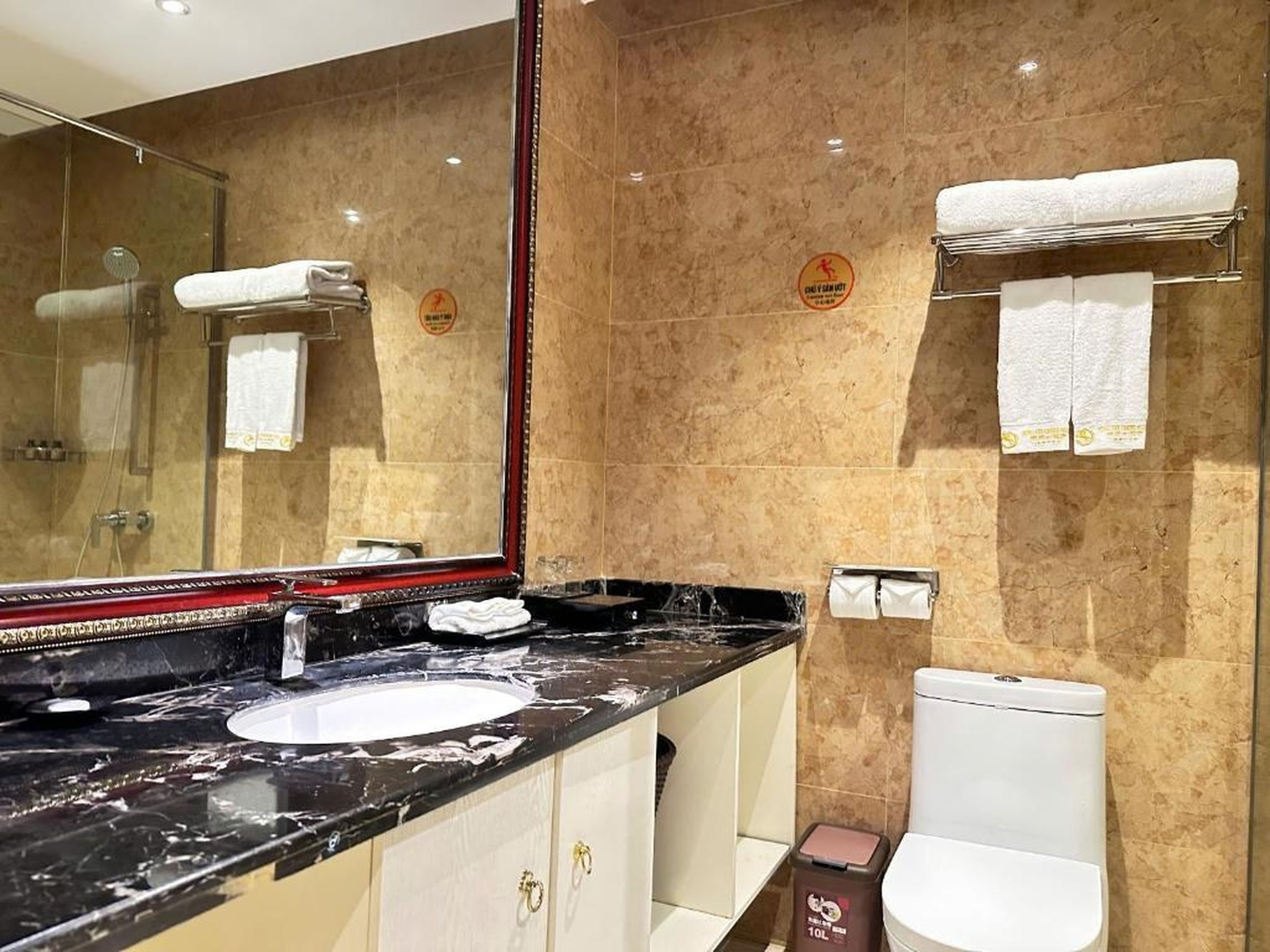 Hồng Vận Grand Hotel Móng cái - Hình 22