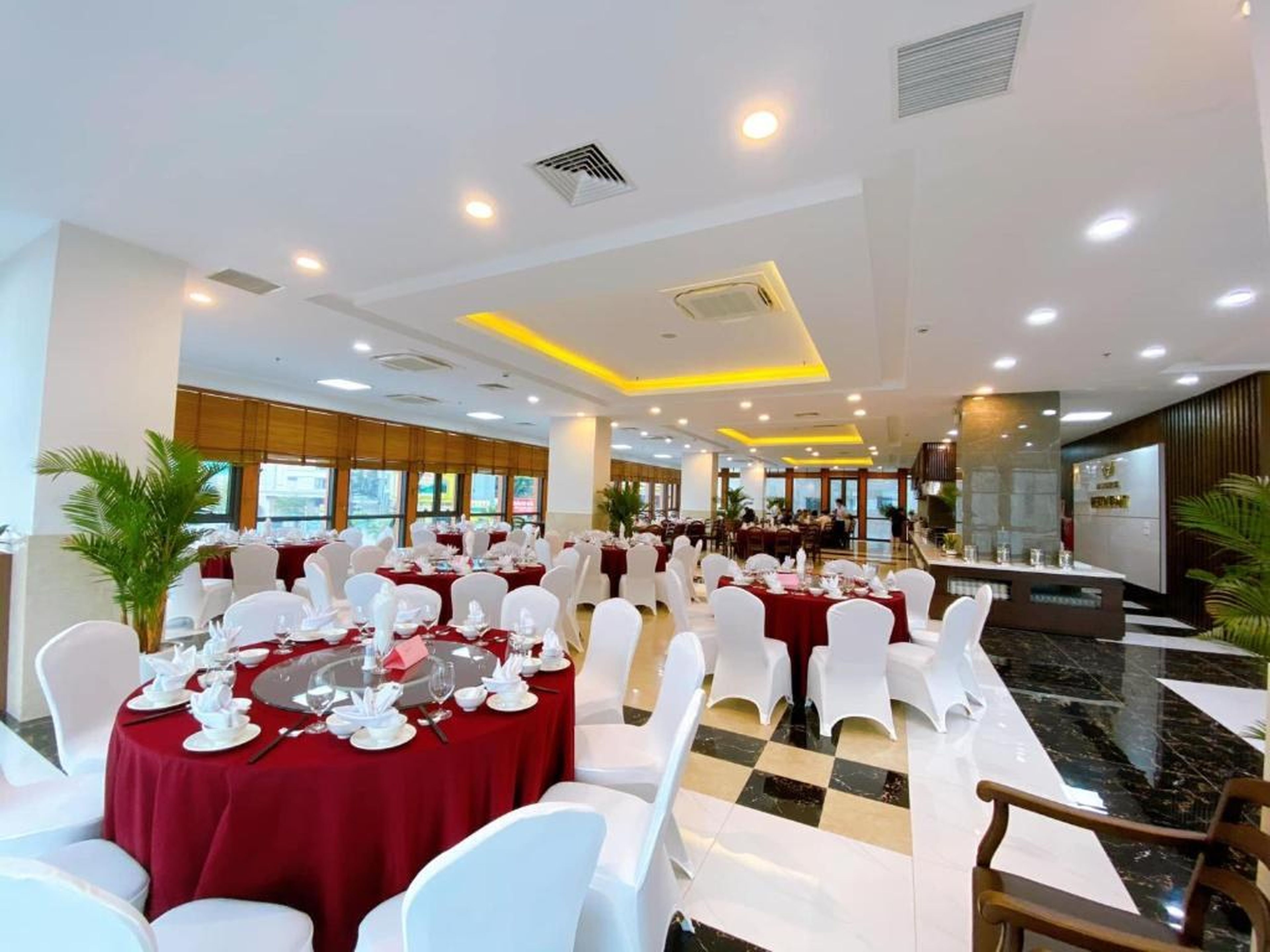 Peace Hotel Hạ Long - Hình 19