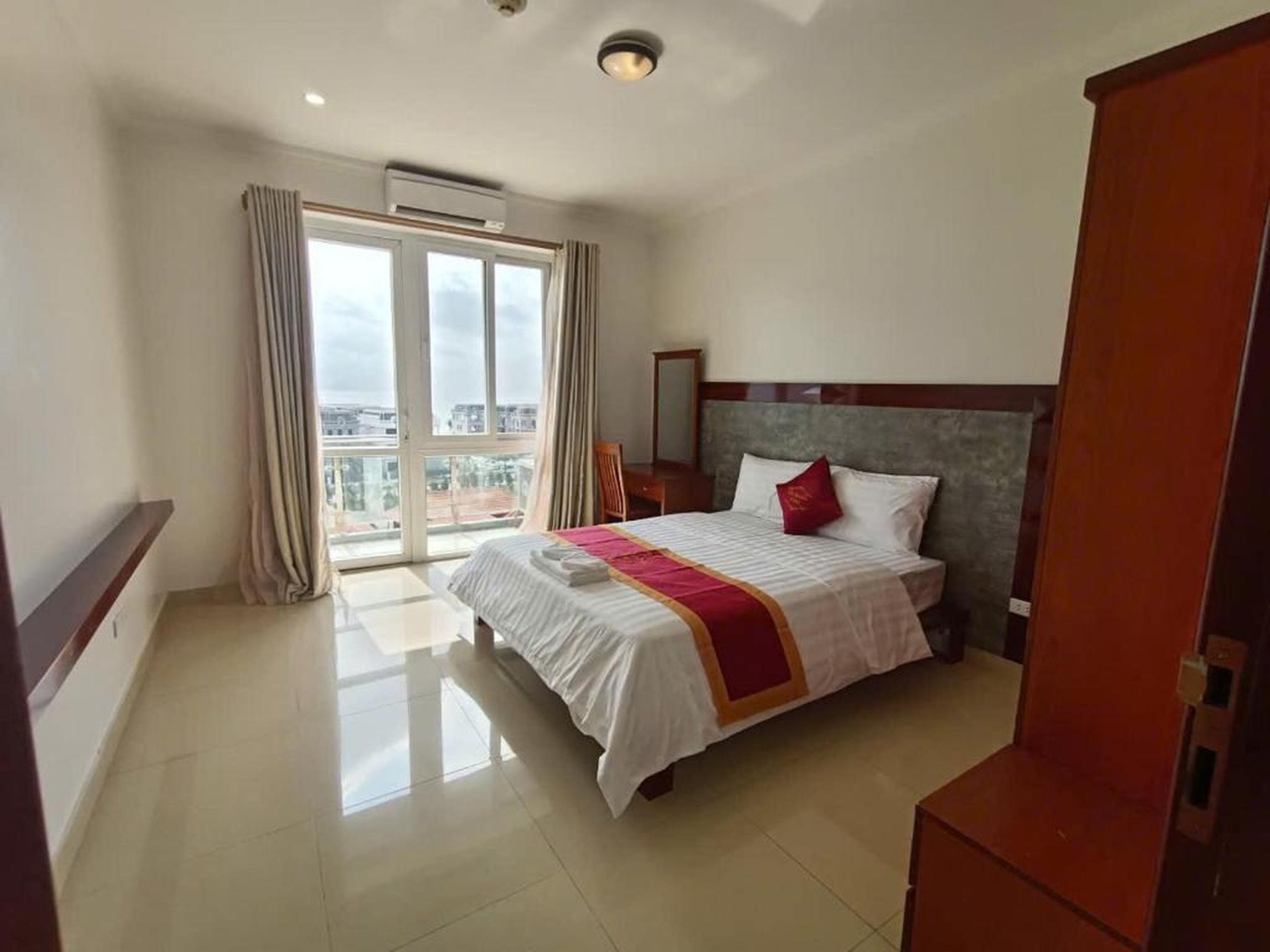 Htc regina hotel - Hình 24