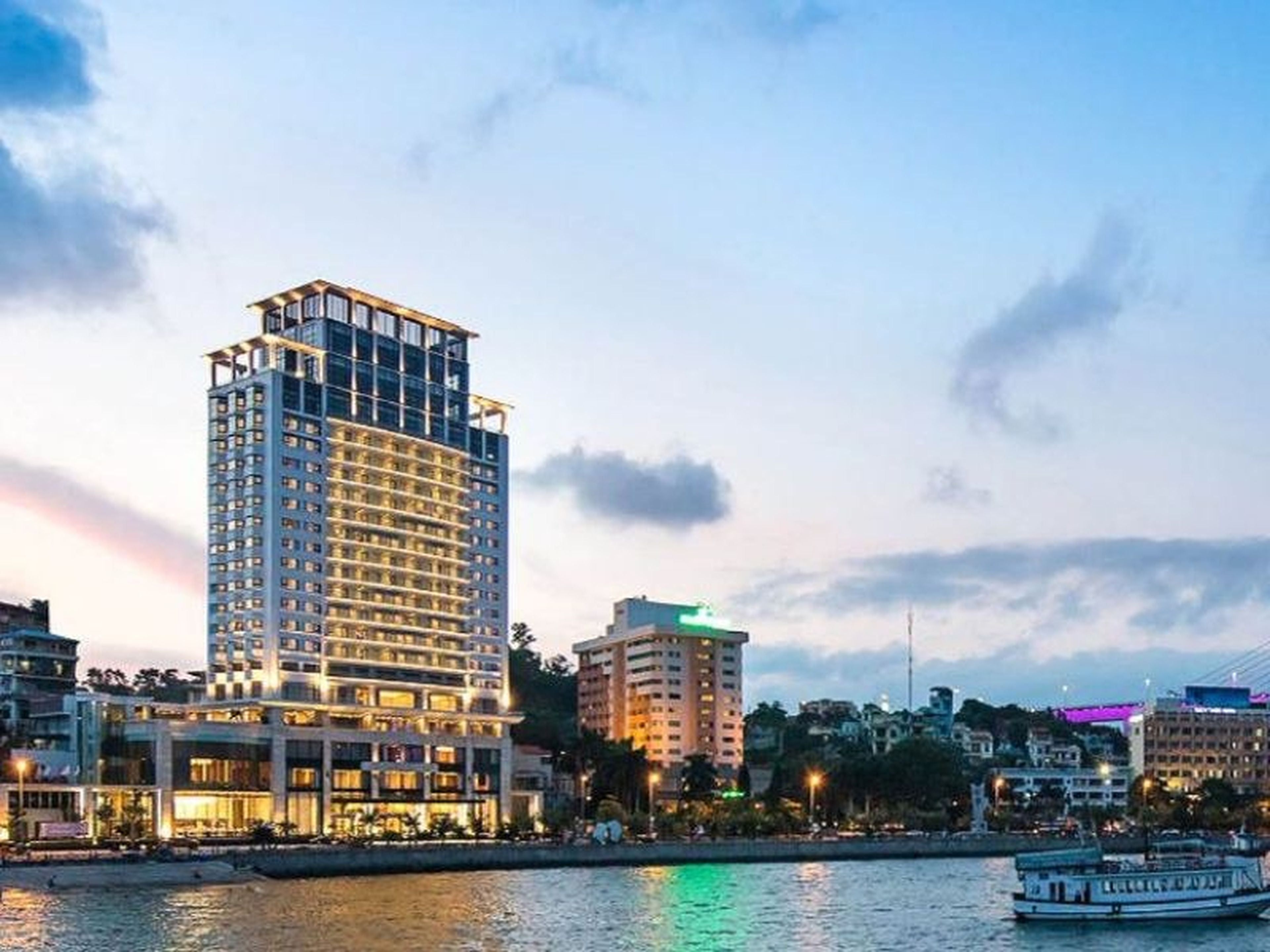 Kinh nghiệm du lịch Vịnh Hạ Long 2026: Giá vé & Lịch trình - Hình 25
