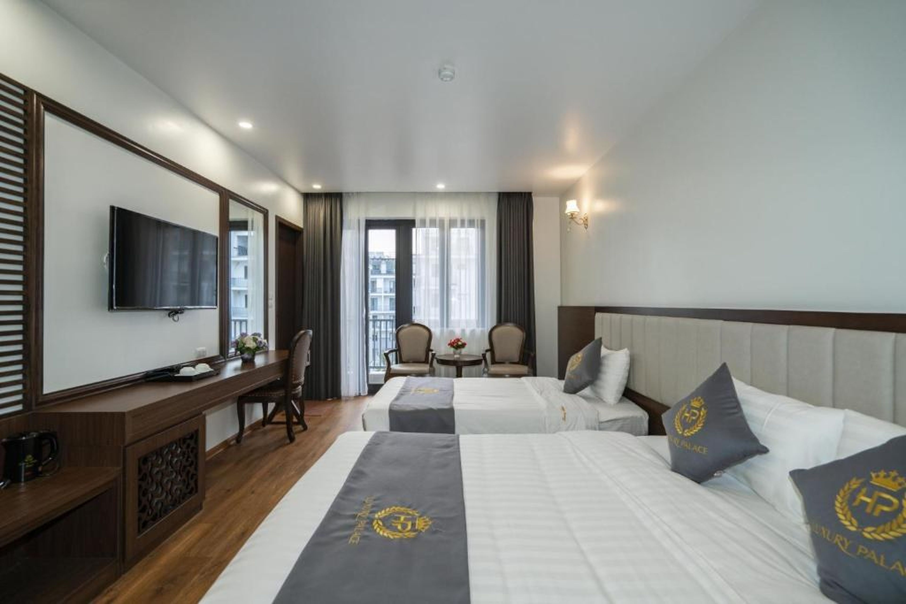 Luxury Palace Hotel - Hình 1