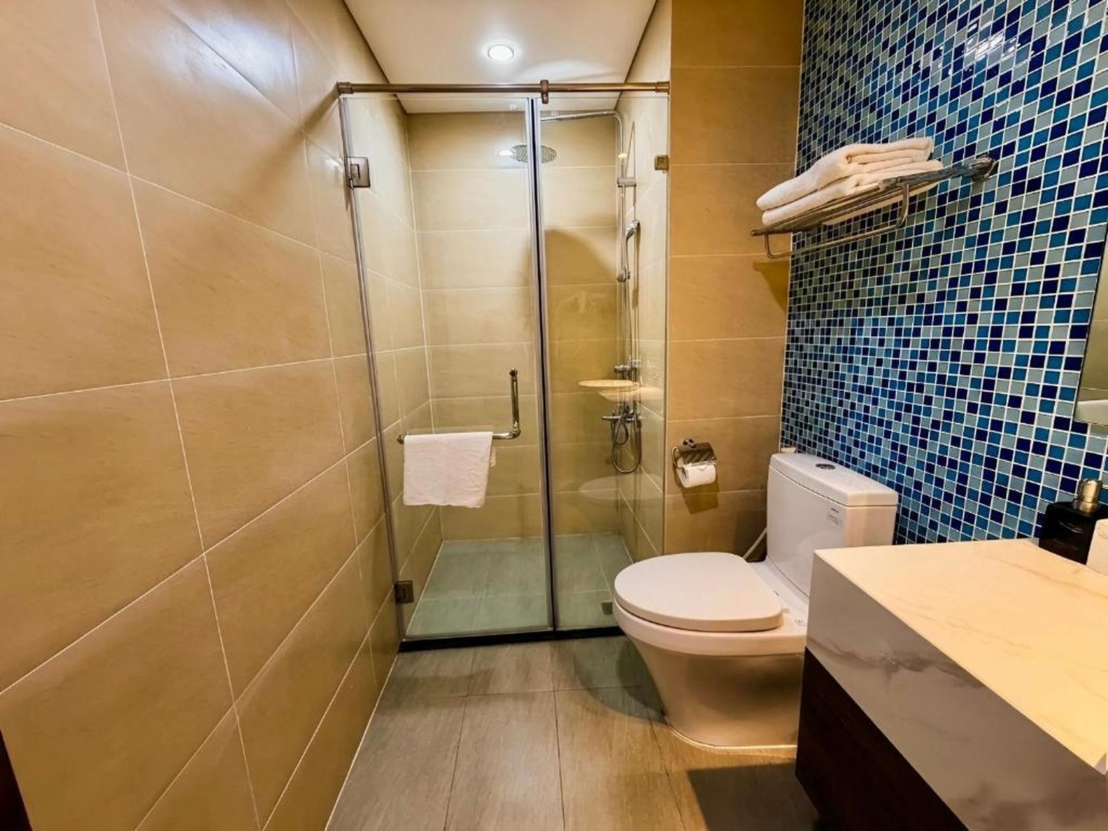 Spacious 2BR Apartment in Hon Gai Center, Ha Long - Hình 20