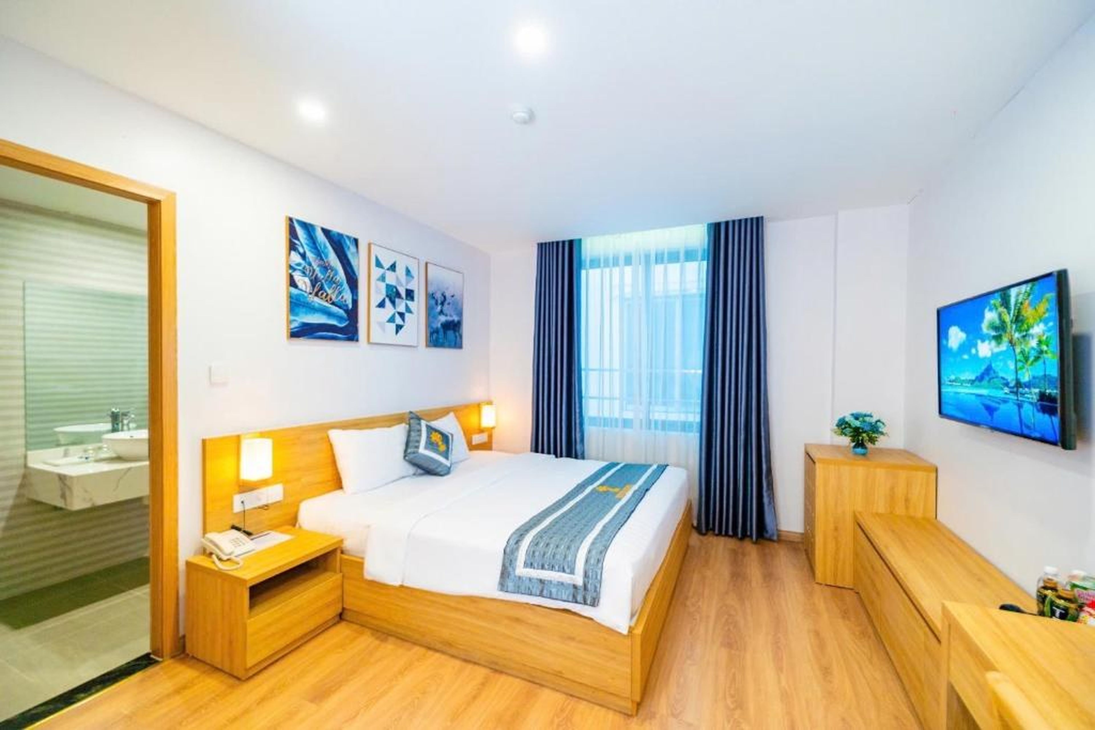 Kim Sentral Hotel - Travel Agency - Hình 8