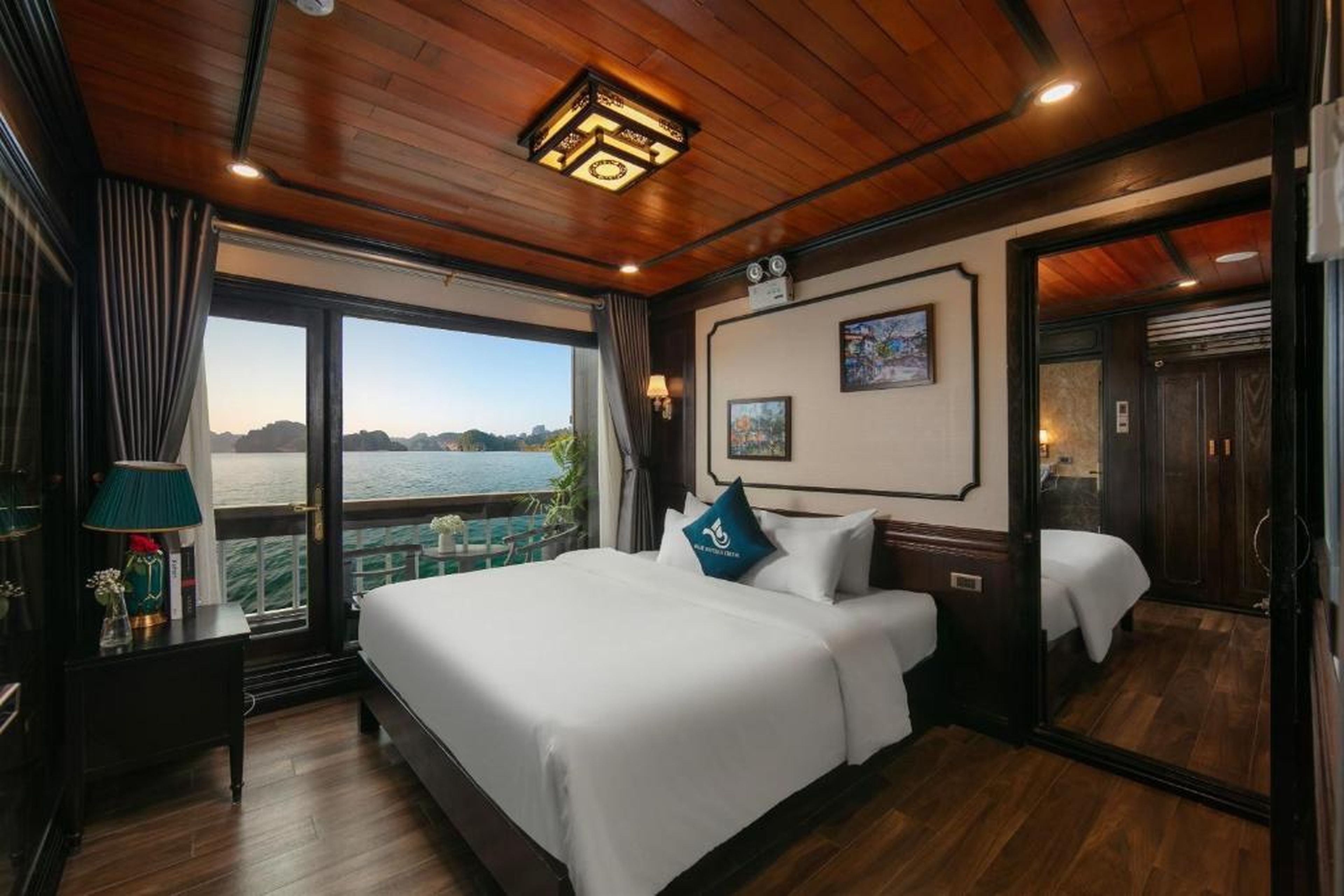 Star Boutique Cruise - Hình 21