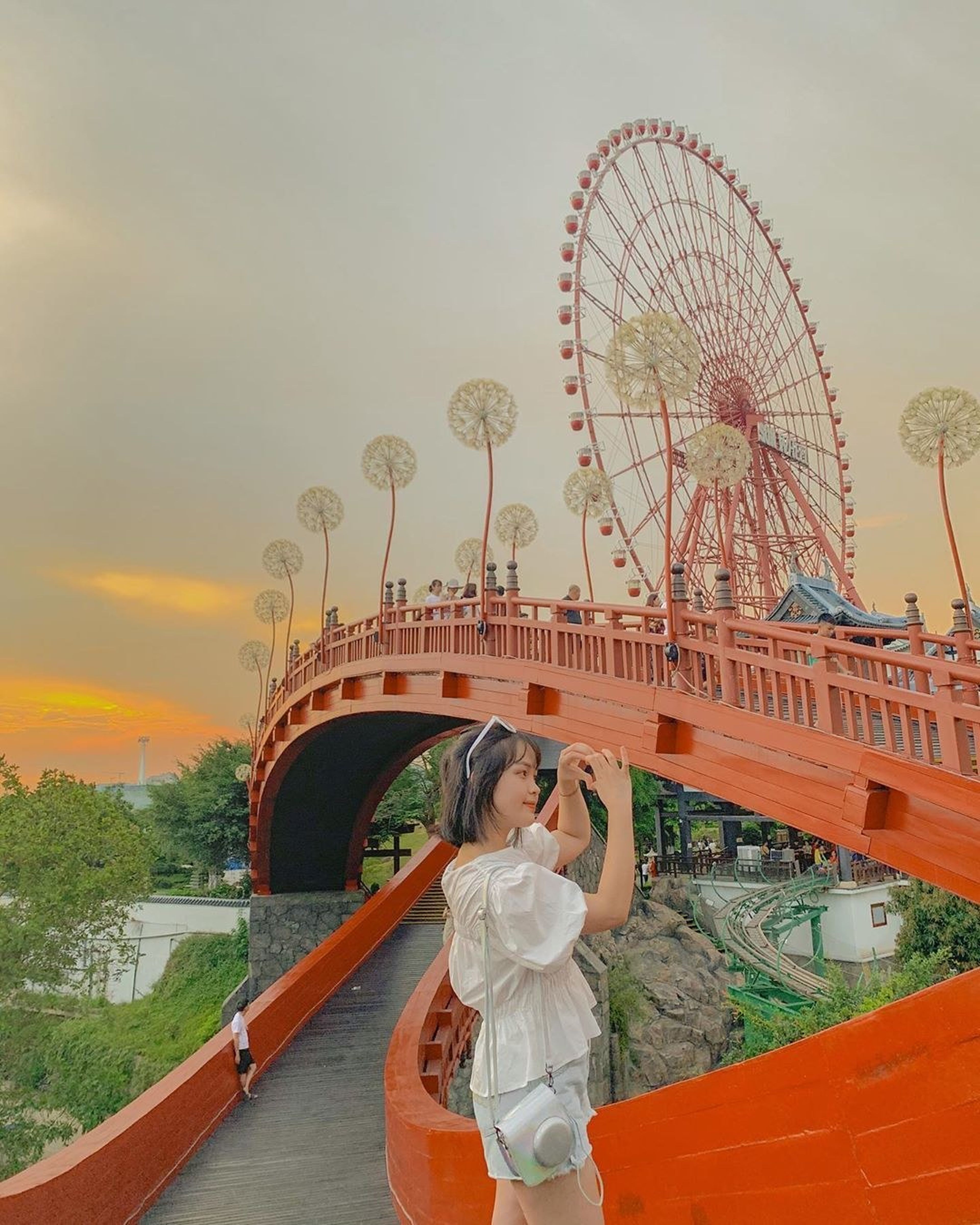 Sun Wheel Hạ Long - Vòng quay mặt trời độc đáo nhất Hạ Long - Hình 3