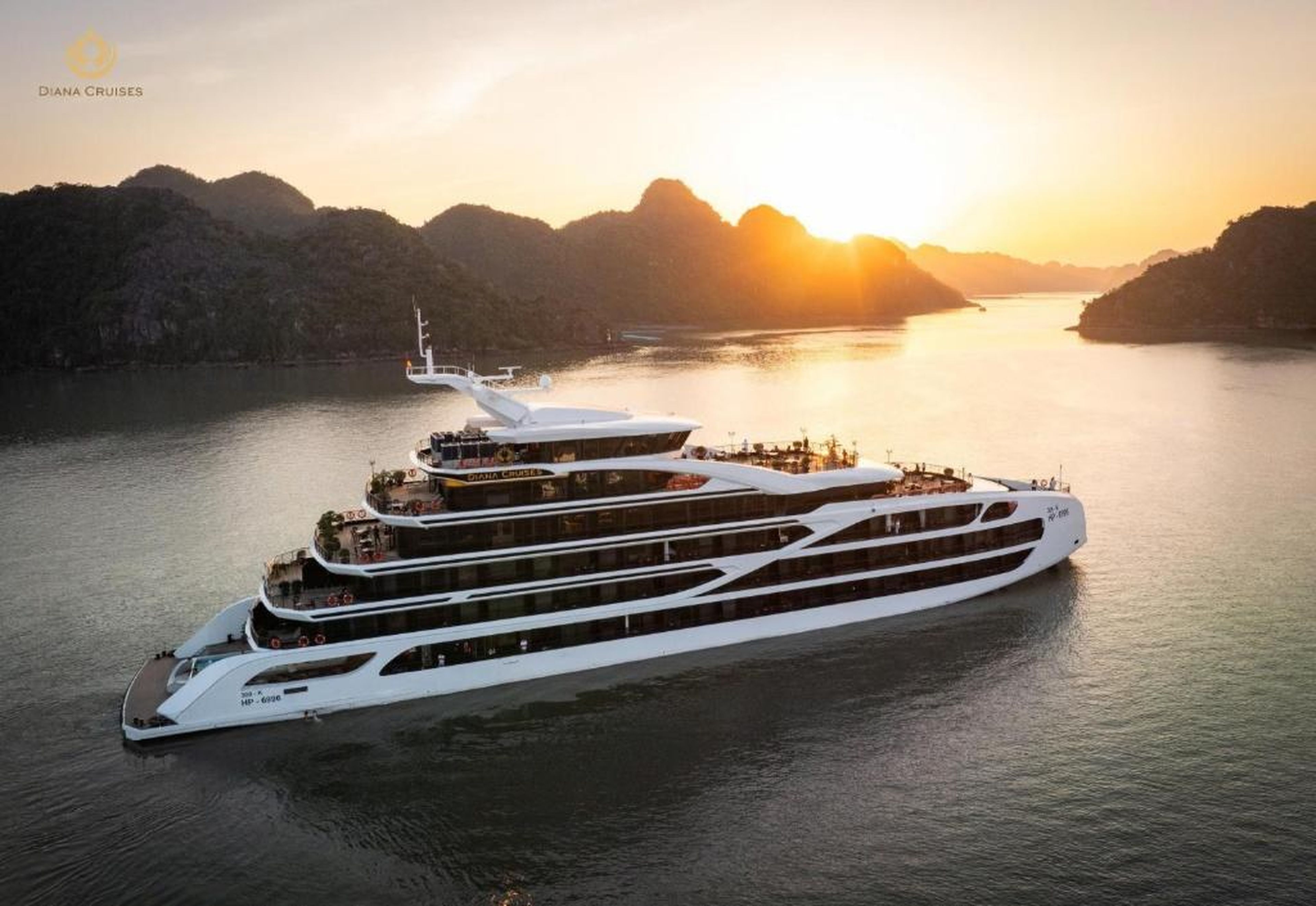 Diana Cruises Halong Bay - Luxury by Venus Group - Hình 16