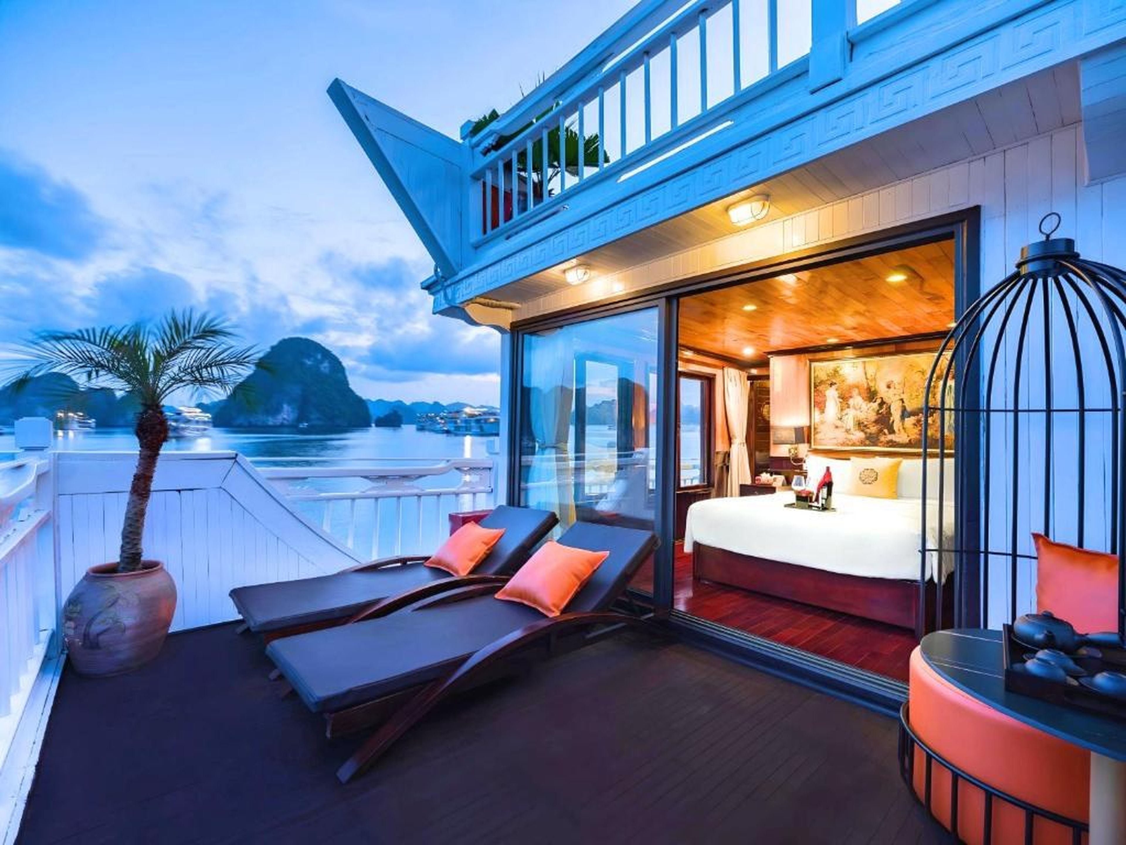 Hera Classic Boutique Cruise - Hình 7