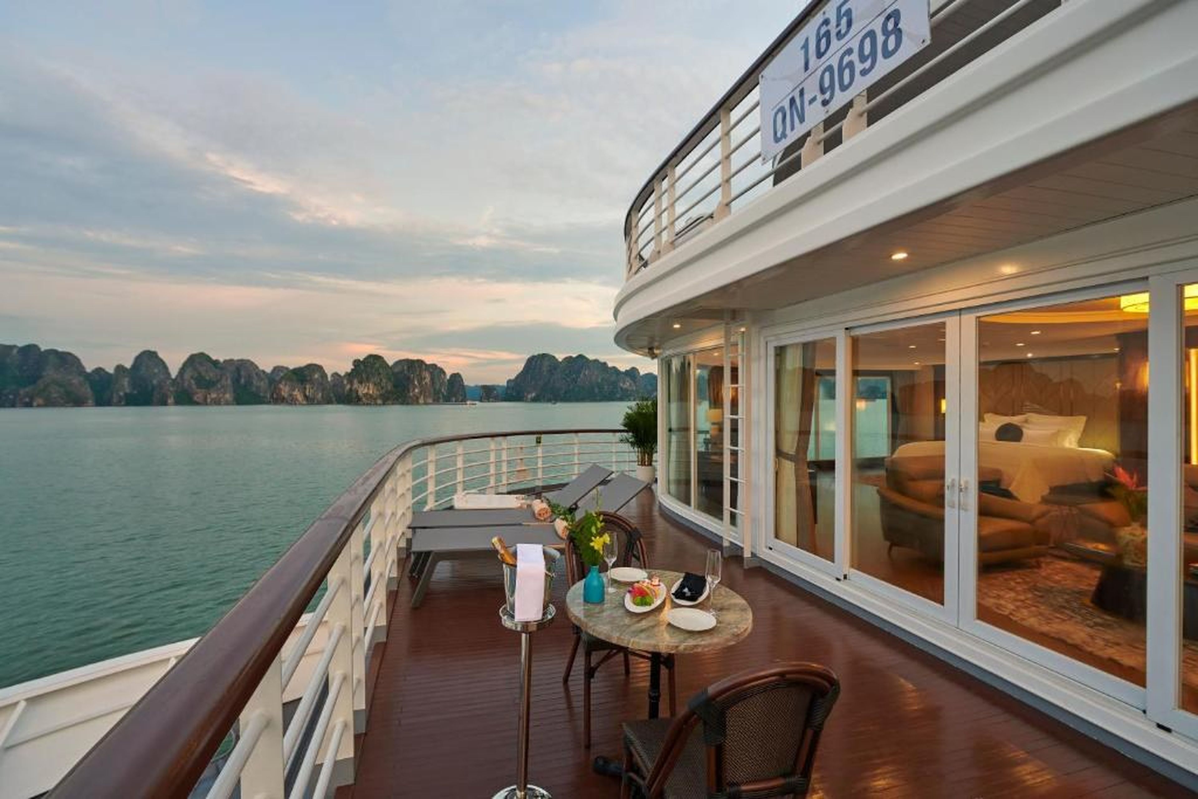 Paradise Legacy Cruise Halong - Hình 38