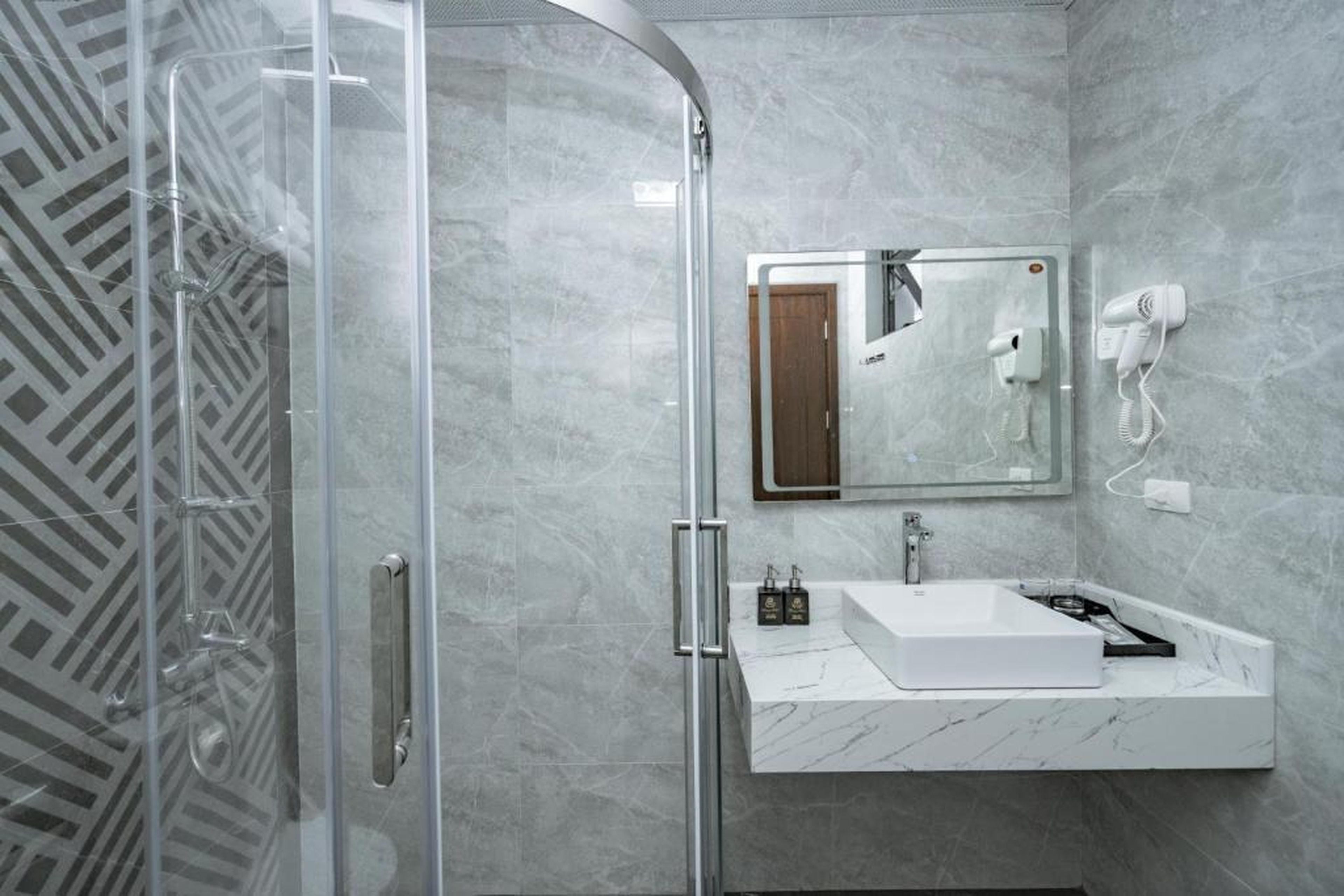 Luxury Palace Hotel - Hình 32