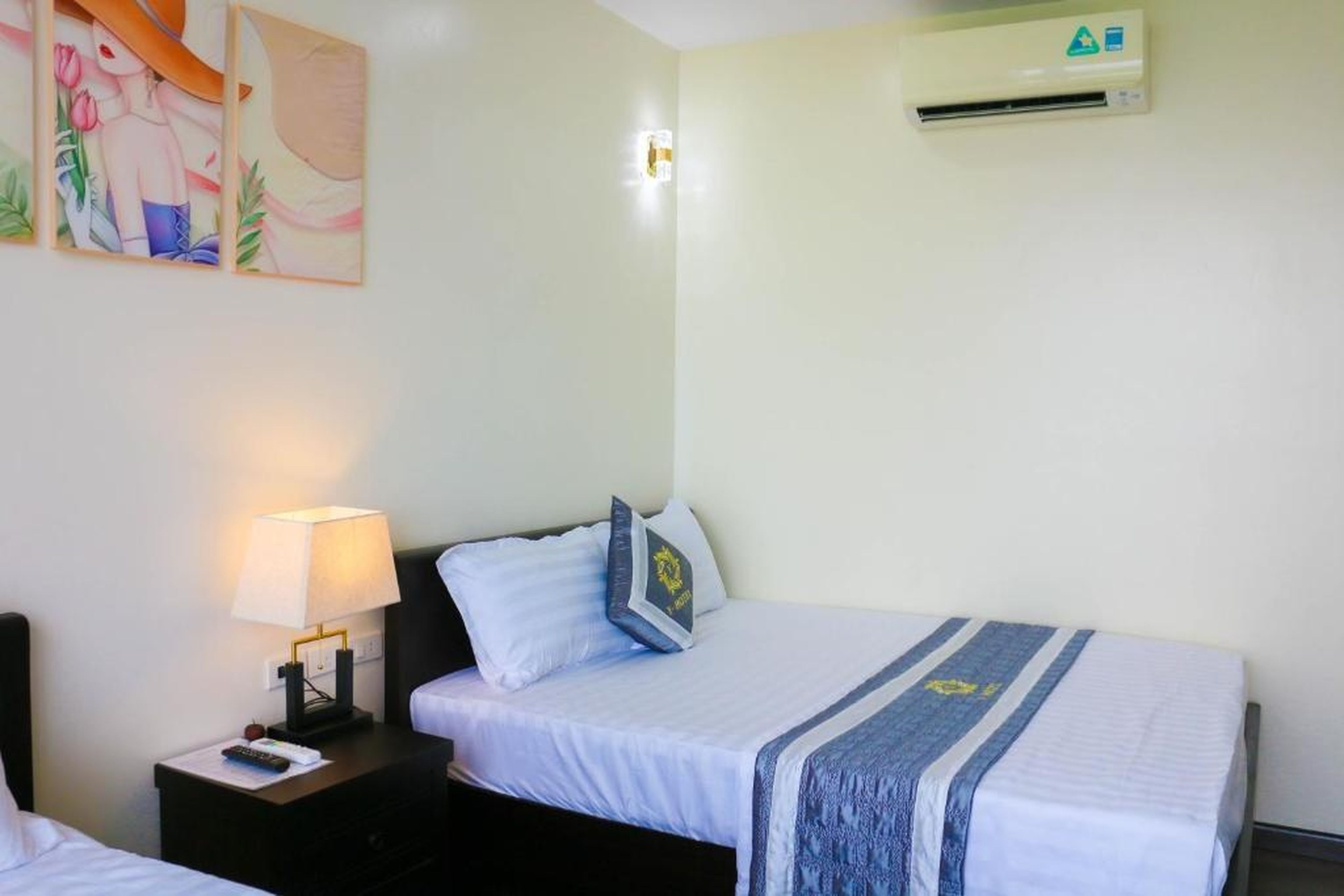 Y - Hotel - Hình 32