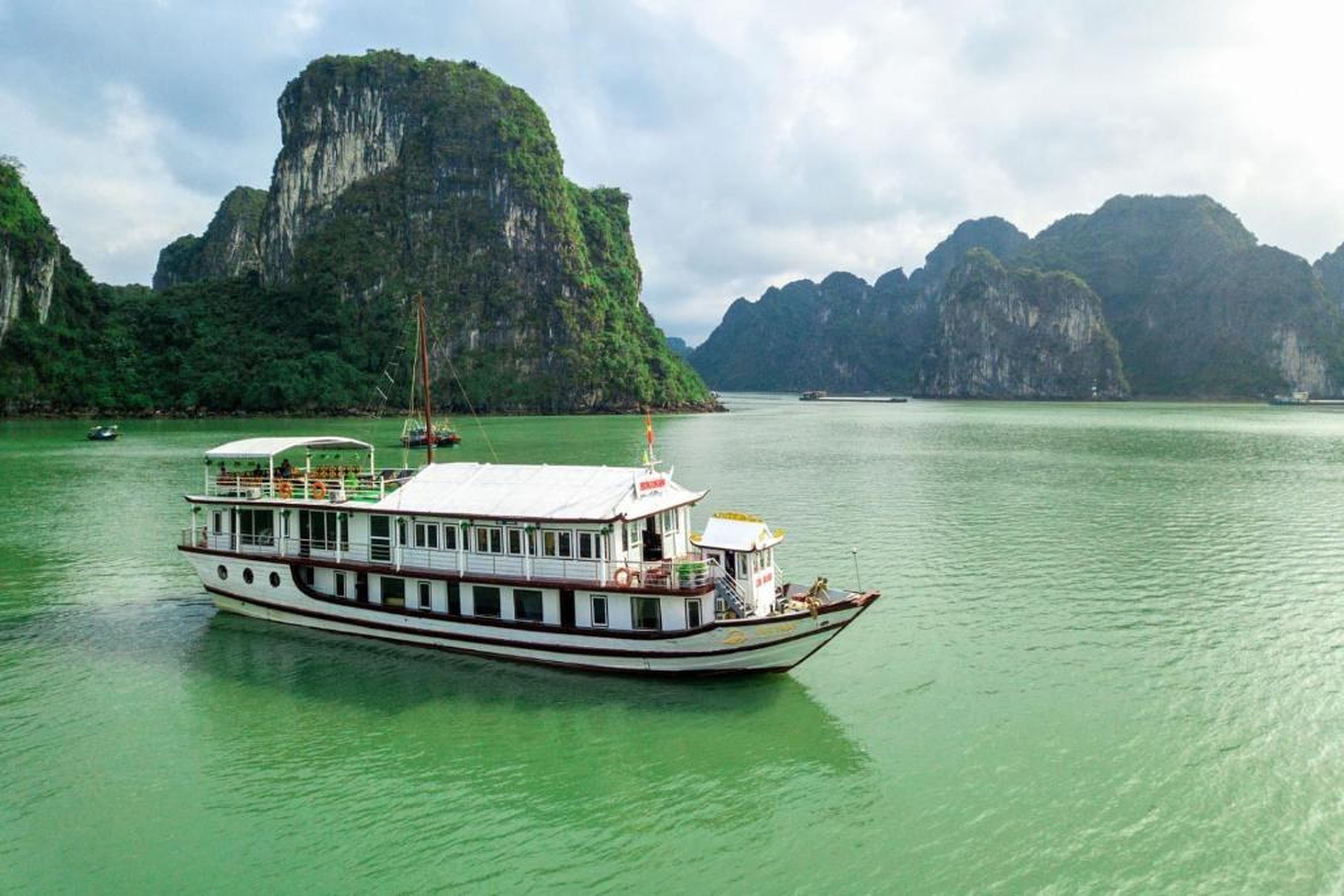 Cozy Bay Classic Cruise - Hình 38