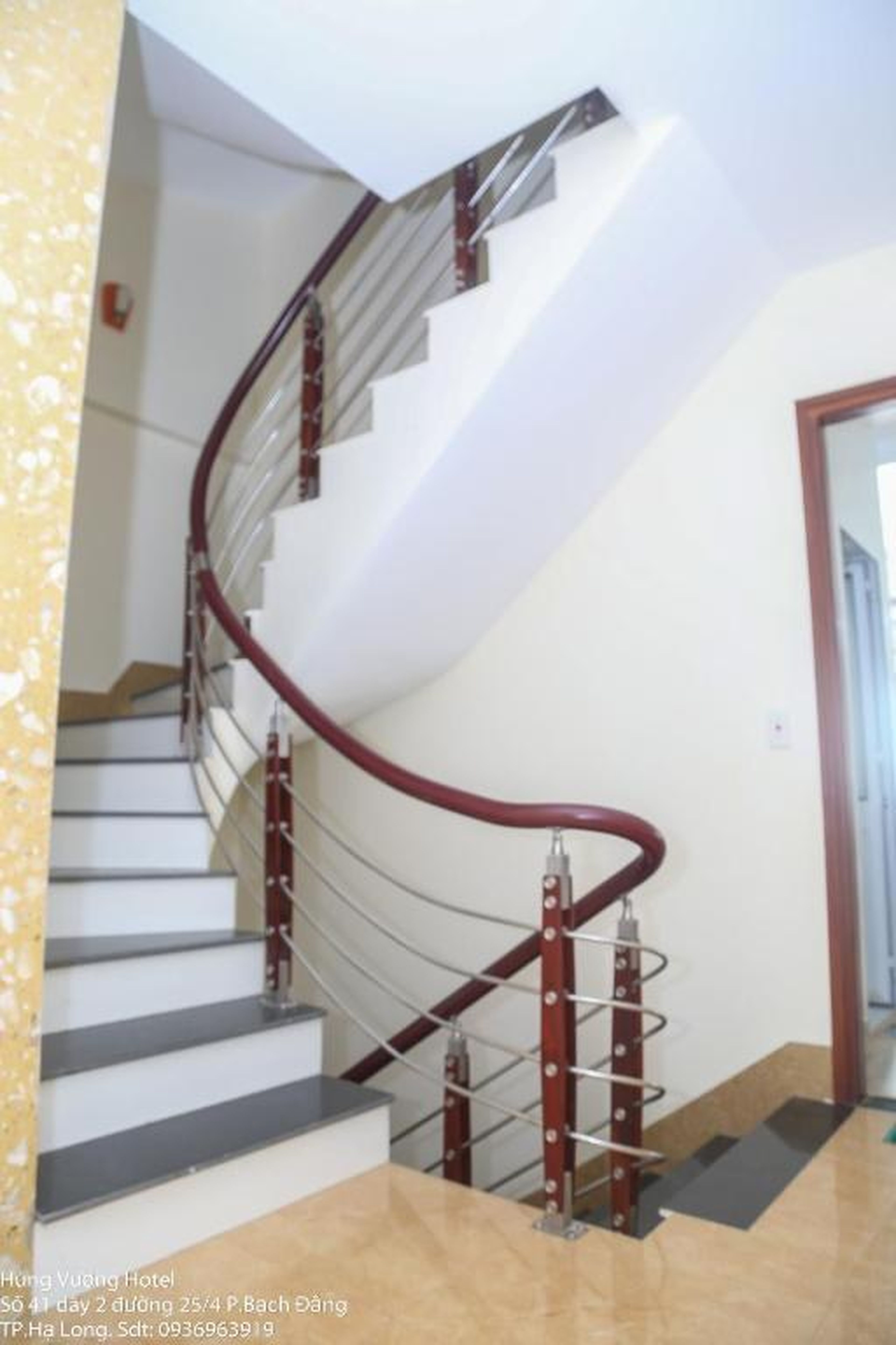Hùng Vương Hotel Hạ Long - Hình 28