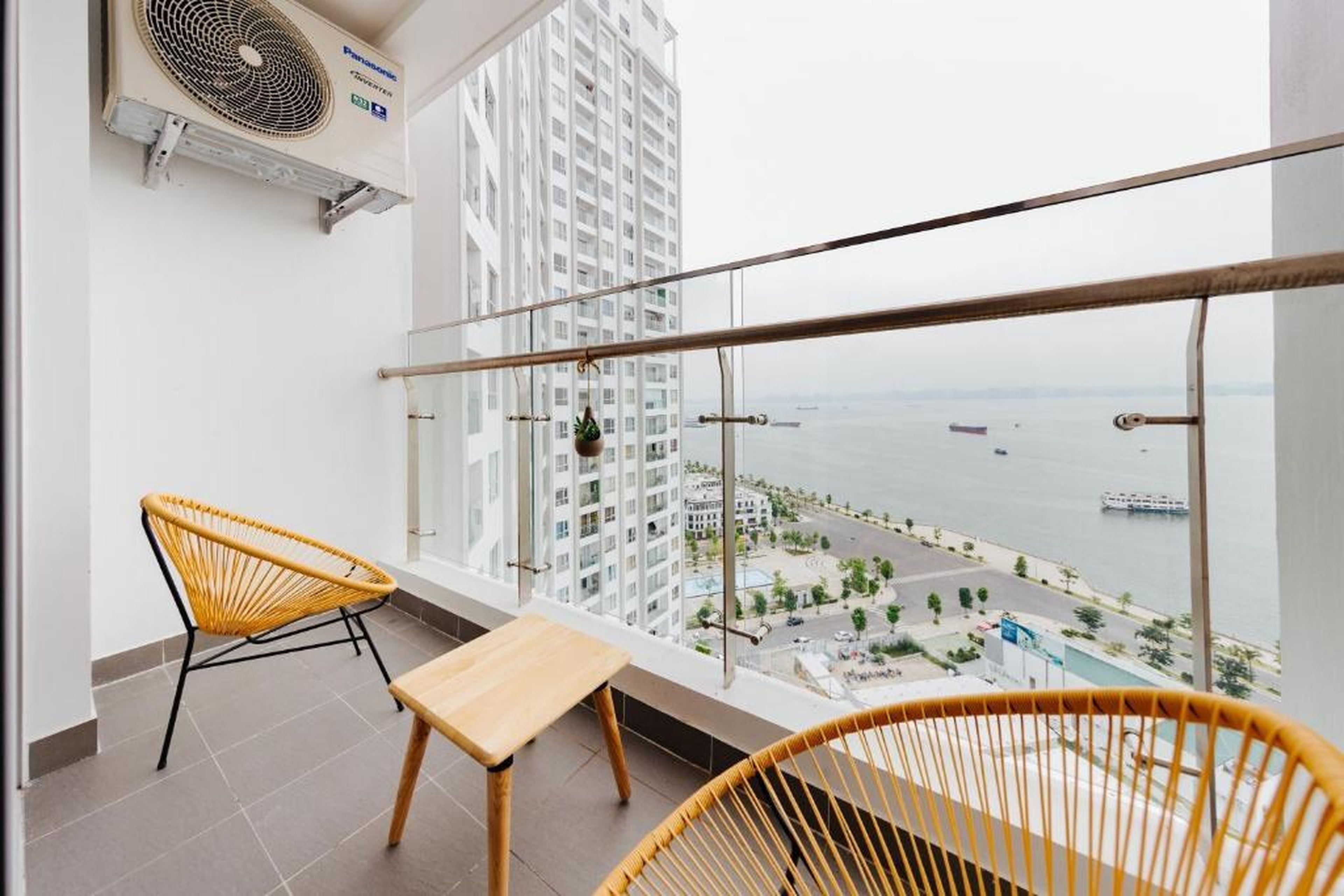 Hi-Home HALONG BAY Apartment SEA VIEW - Hình 10