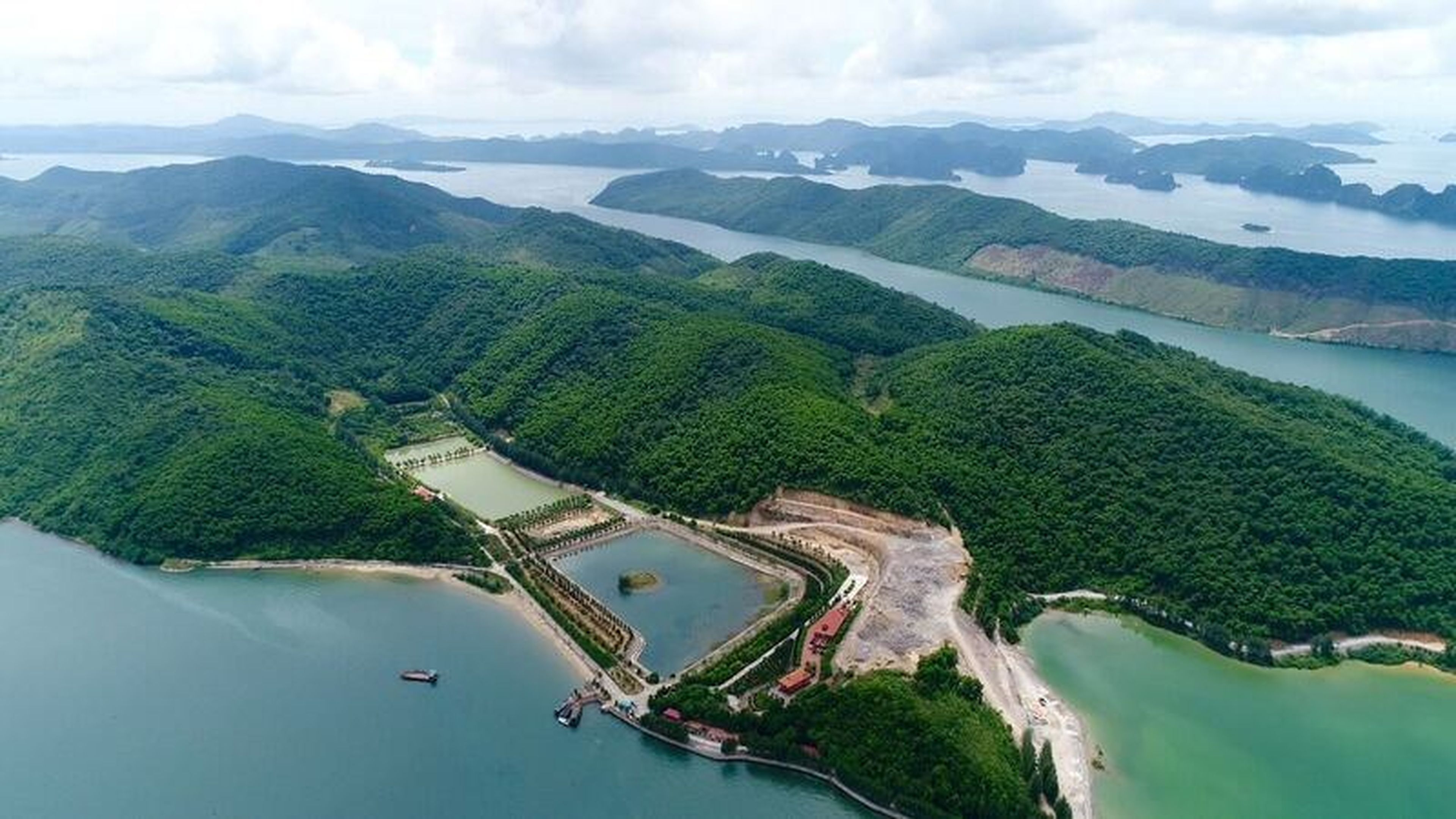 Đảo Thẻ Vàng Quảng Ninh một viên ngọc giữa Bái Tử Long - Hình 2