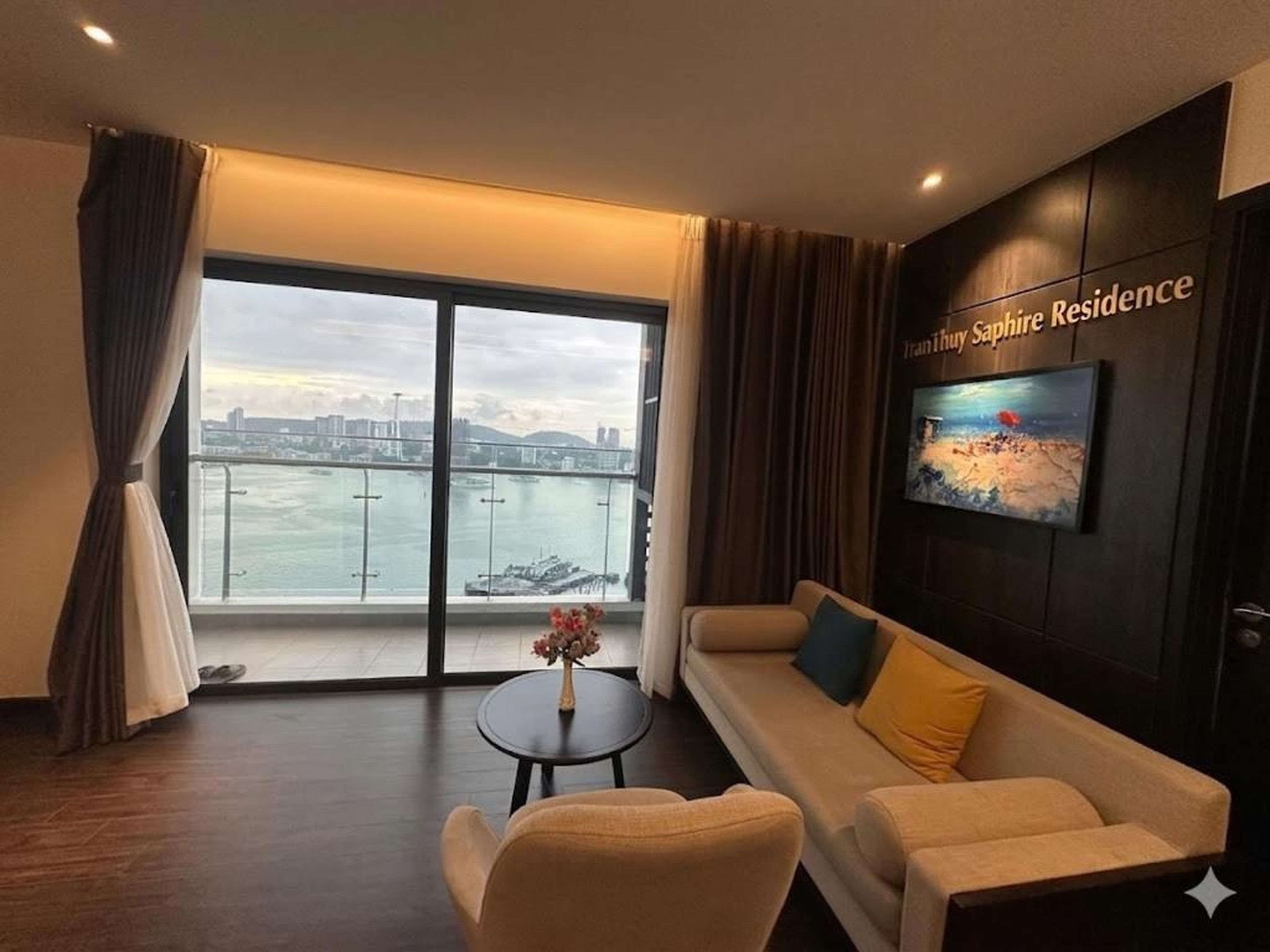 The Saphire Ha Long - TranThuy Sea View Apartment - Hình 9