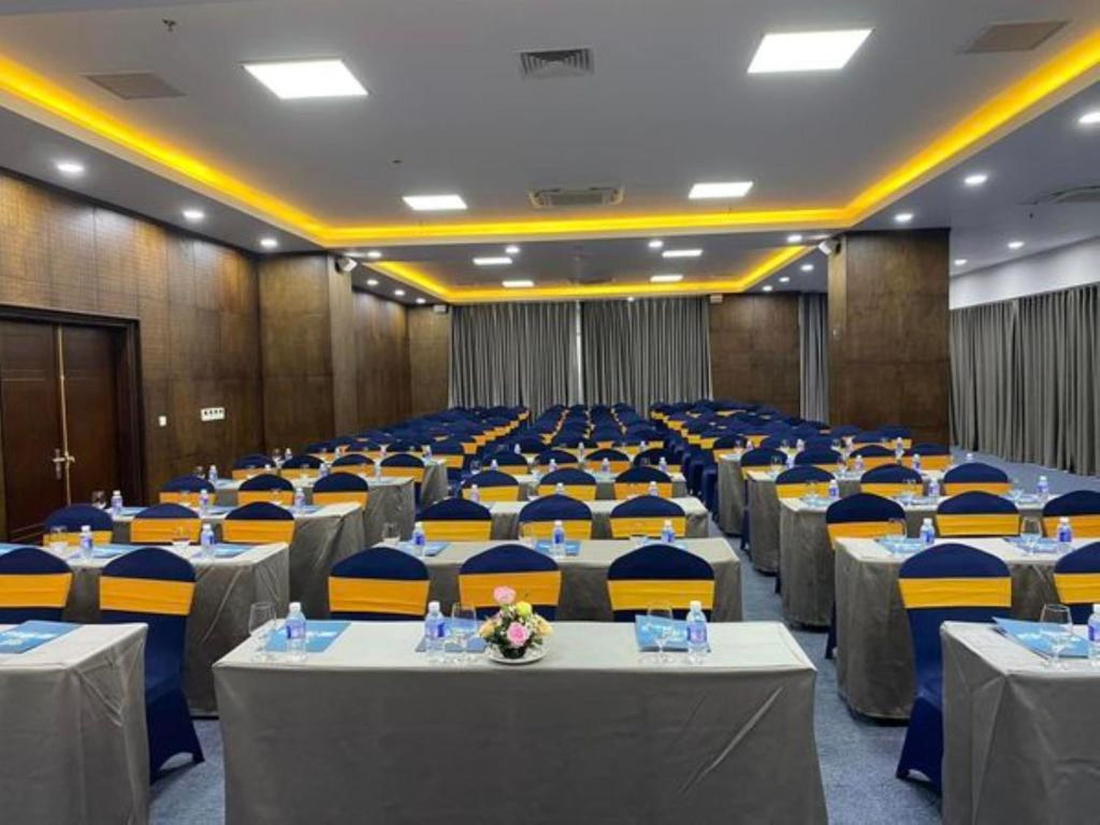 Peace Hotel Hạ Long - Hình 16