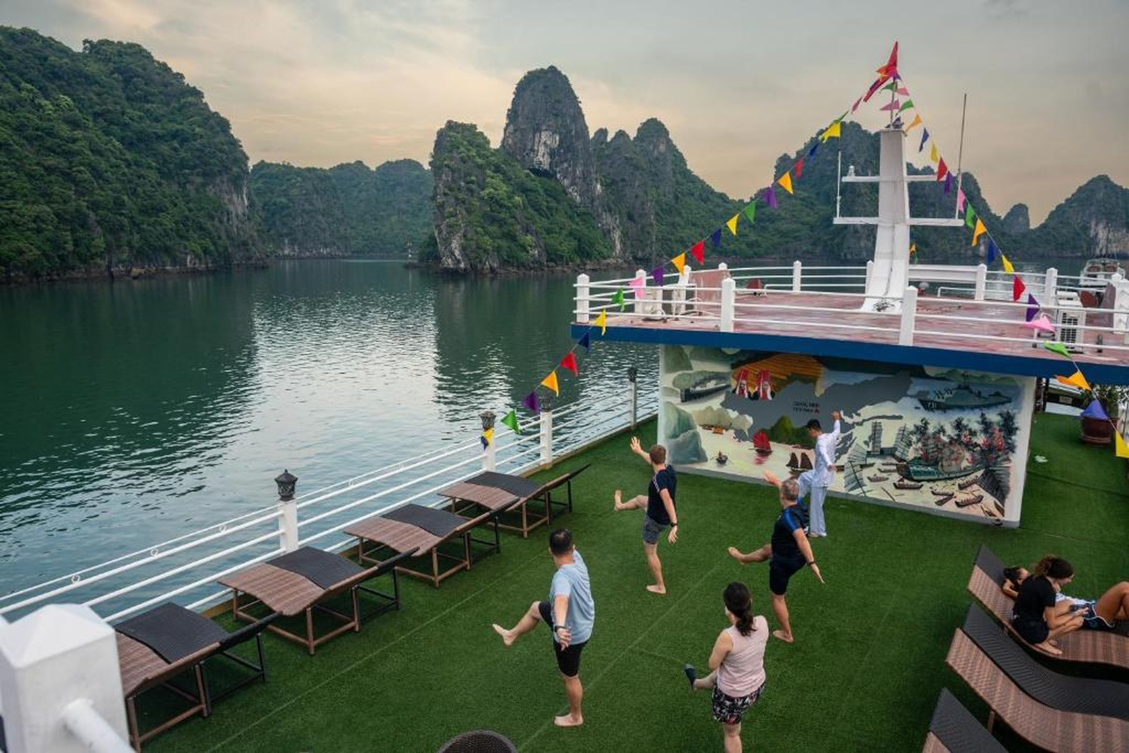 Swan Cruises Halong - Off-the-Beaten-Path Route - Hình 34