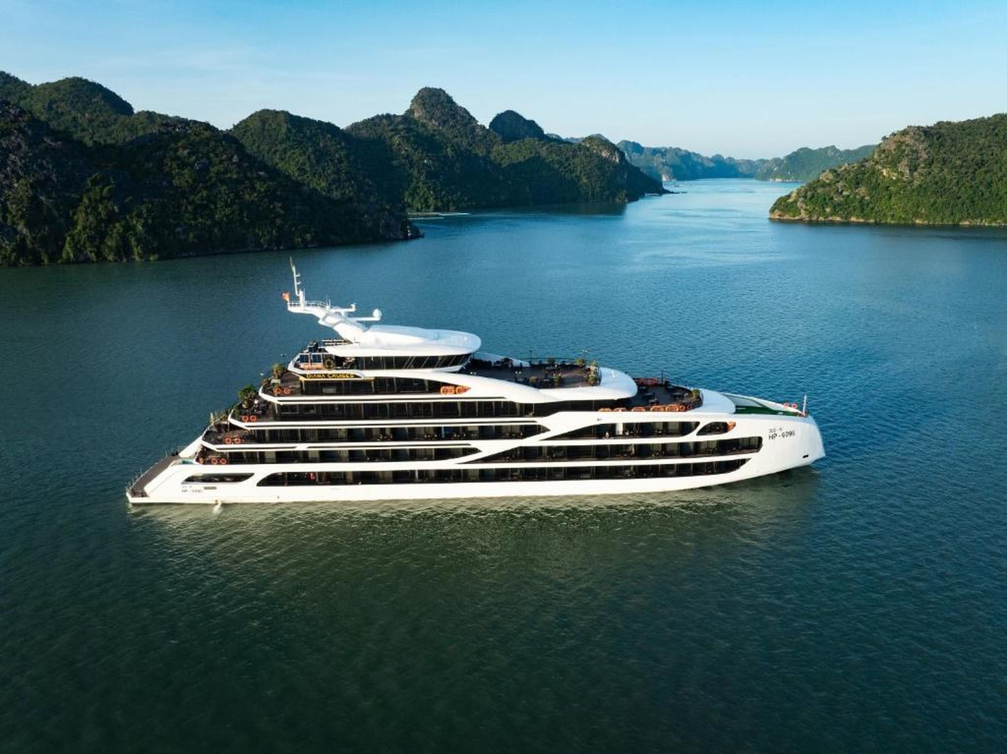 Diana Cruises Halong Bay - Luxury by Venus Group - Hình 15