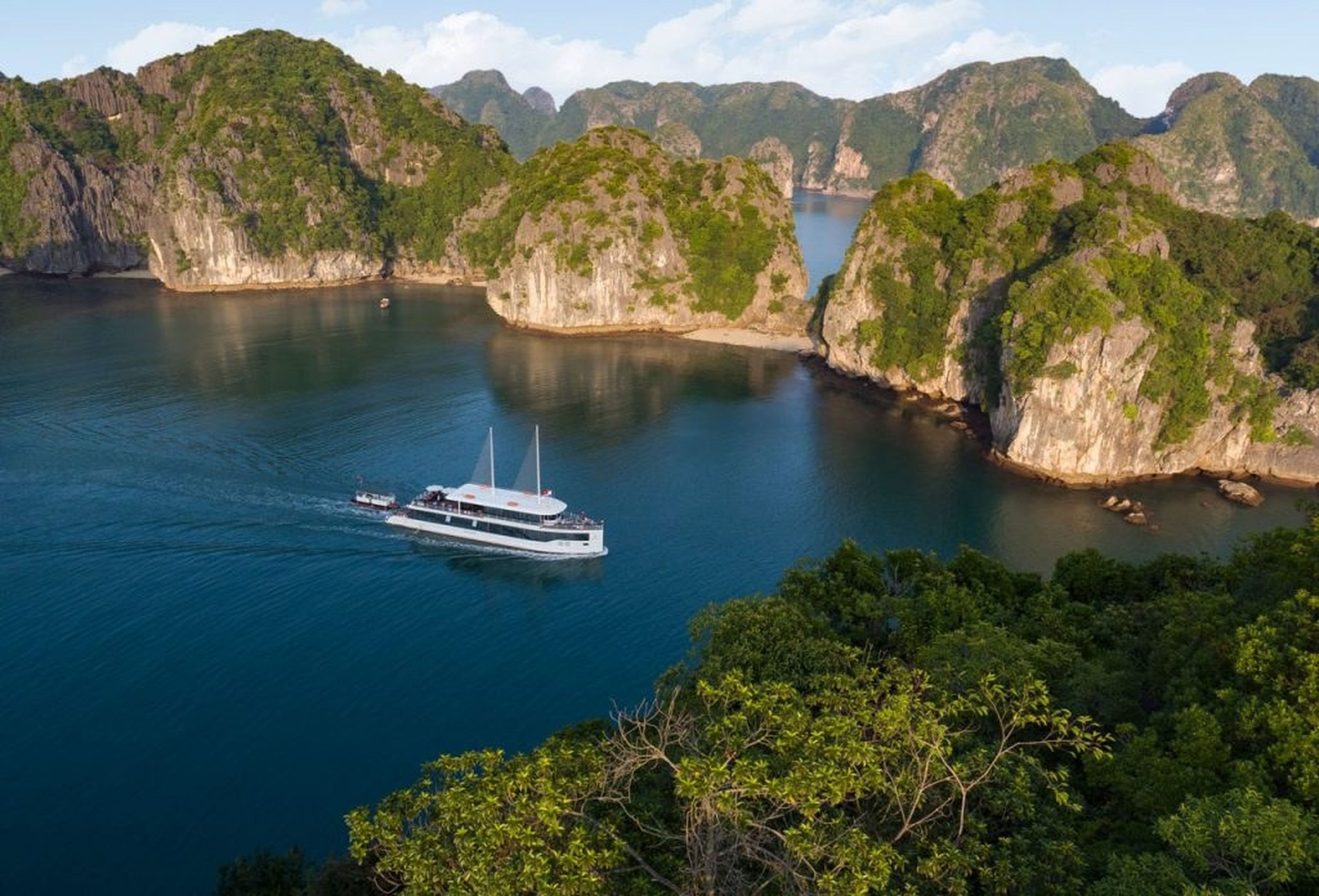 Explore Ha Long Bay – Lan Ha Bay in One Day with Jade Sails Cruise - Hình 1
