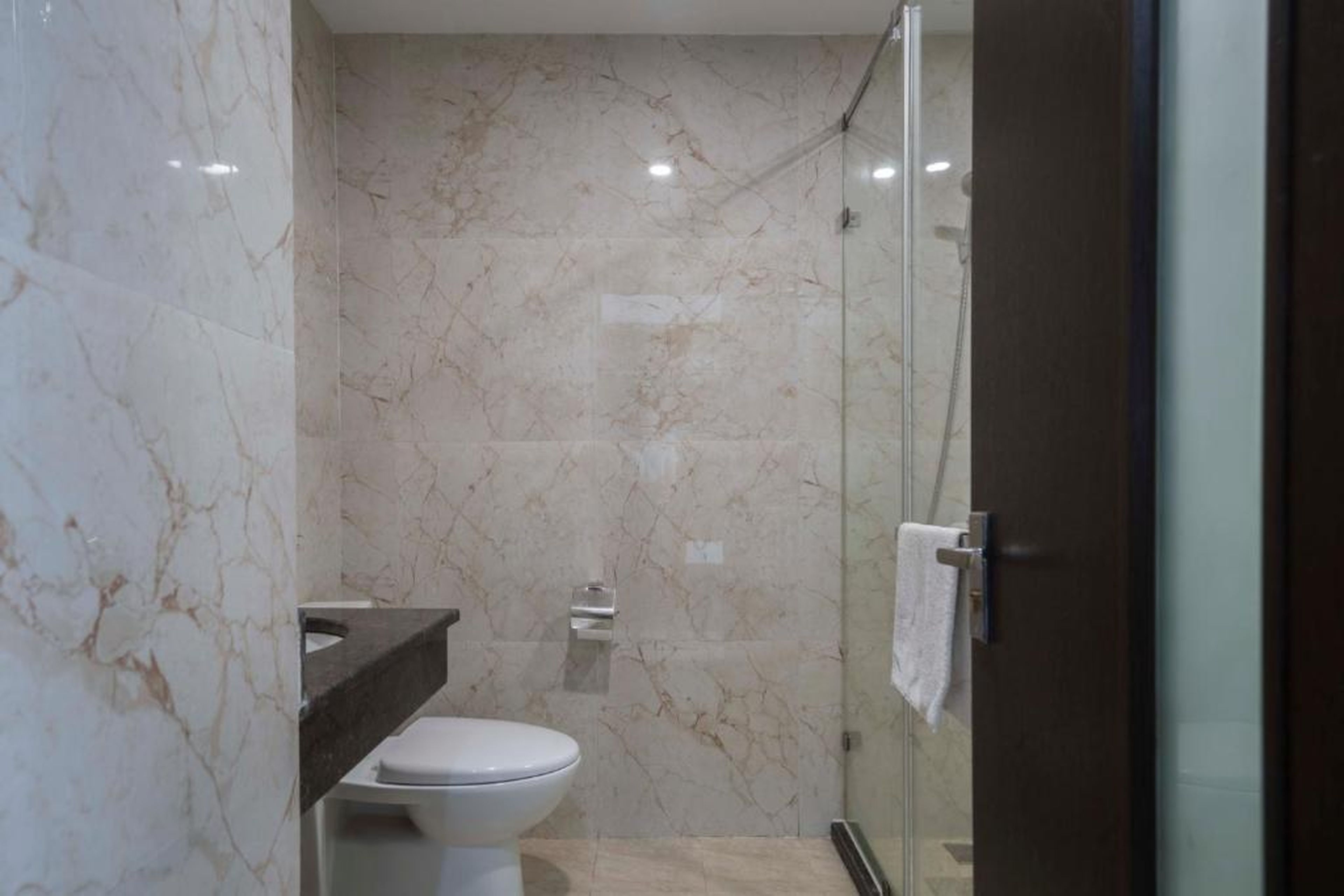 COCO Tuan Chau Hotel - Hình 25