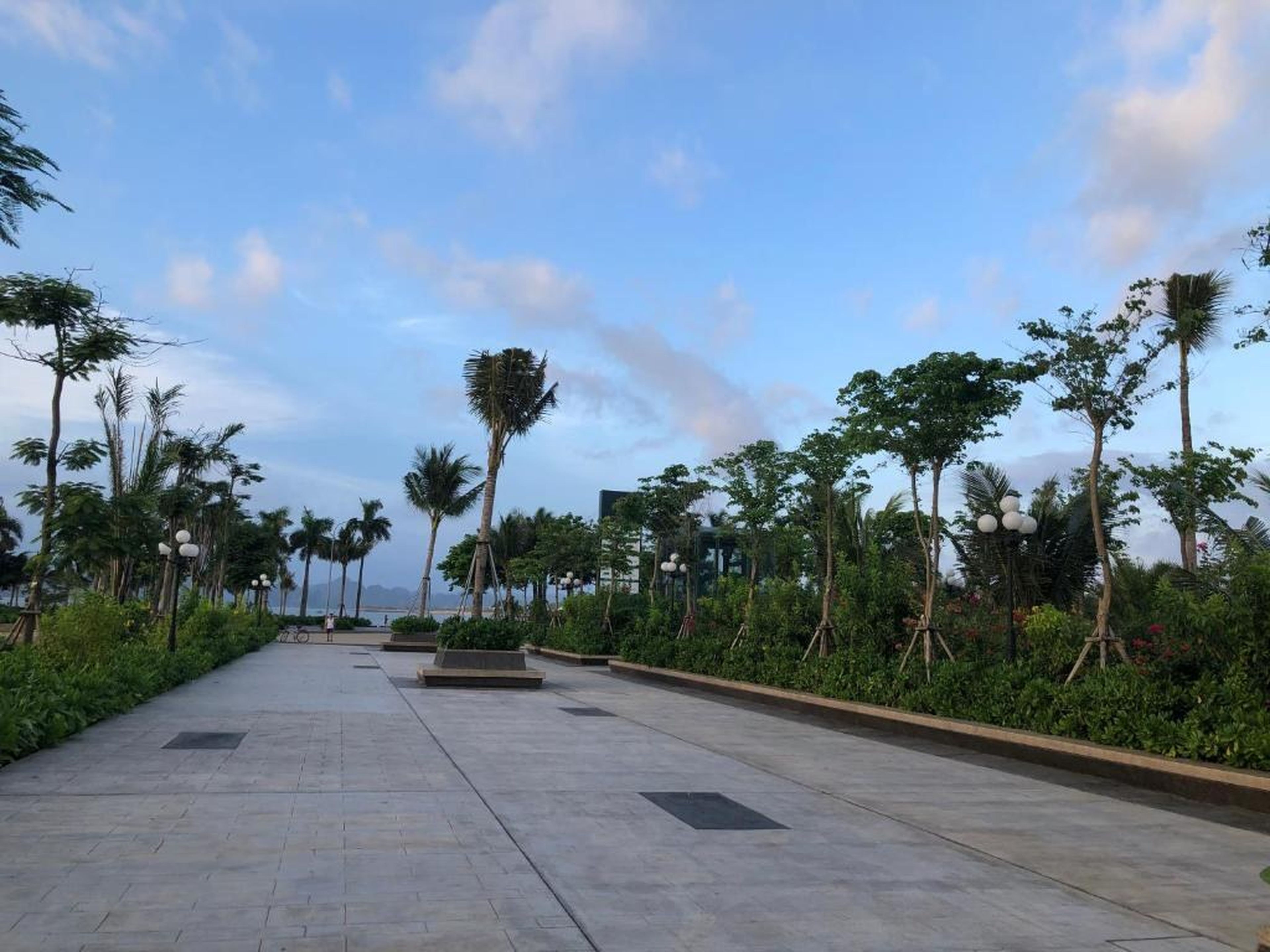 Ecobay Halong 2- Mountain view & near Marina beach - Hình 23