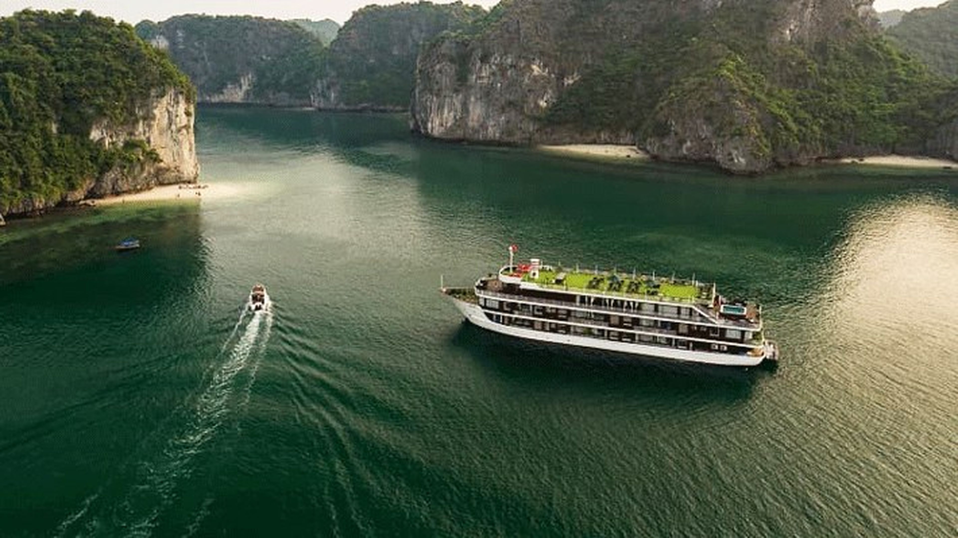 2D1N Ha Long Tour: A Luxurious Experience on the 5-Star Dora Cruise - Hình 1