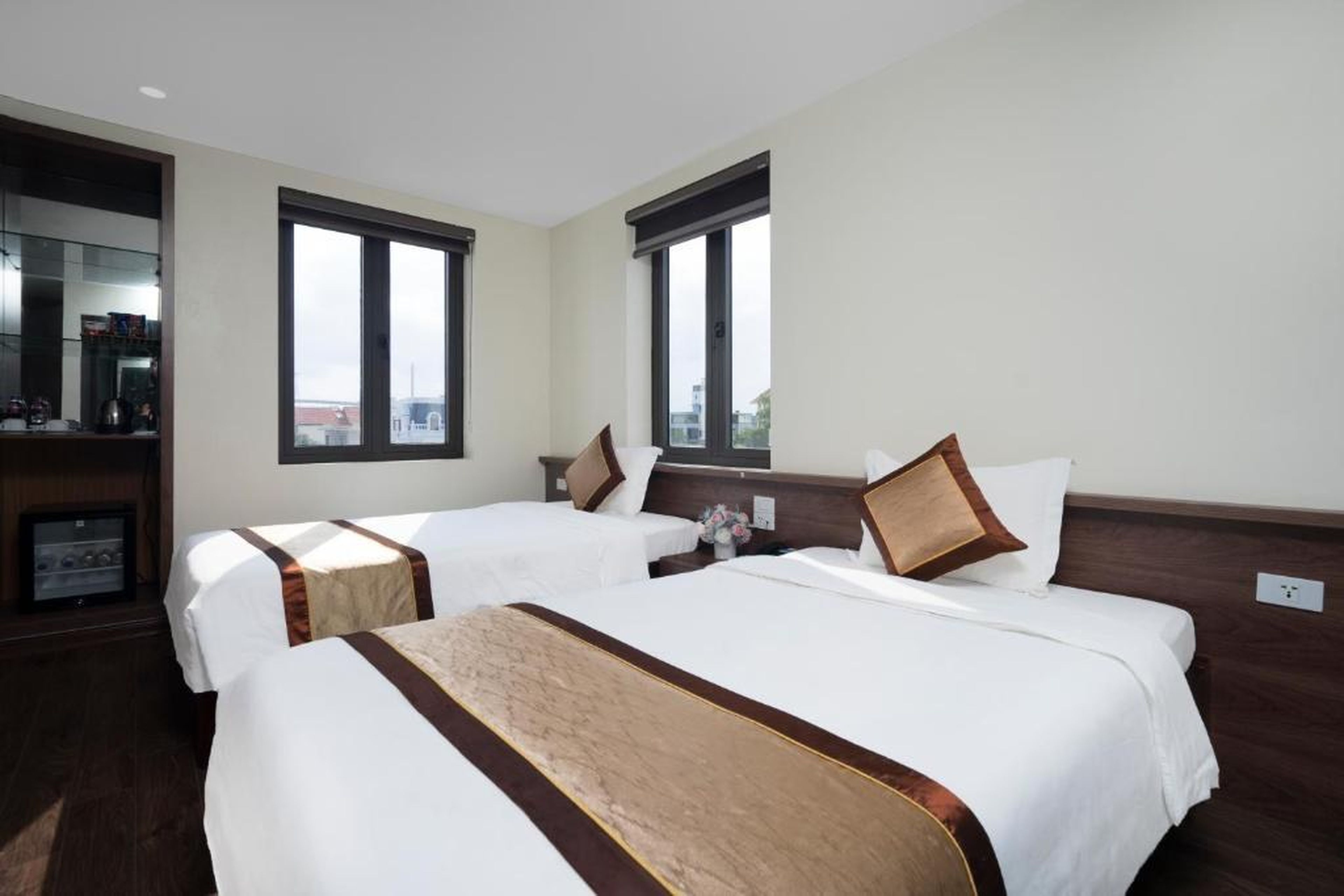 Boston Halong Hotel - Hình 21