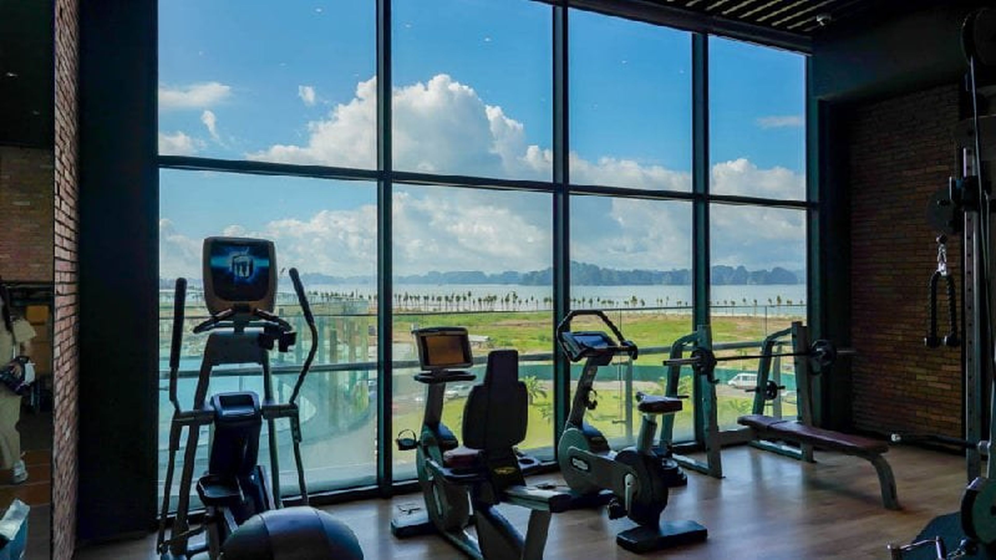 Citadines Marina Halong – Southeast Asia’s Most Luxurious Hotel by Ha Long Bay - Hình 9