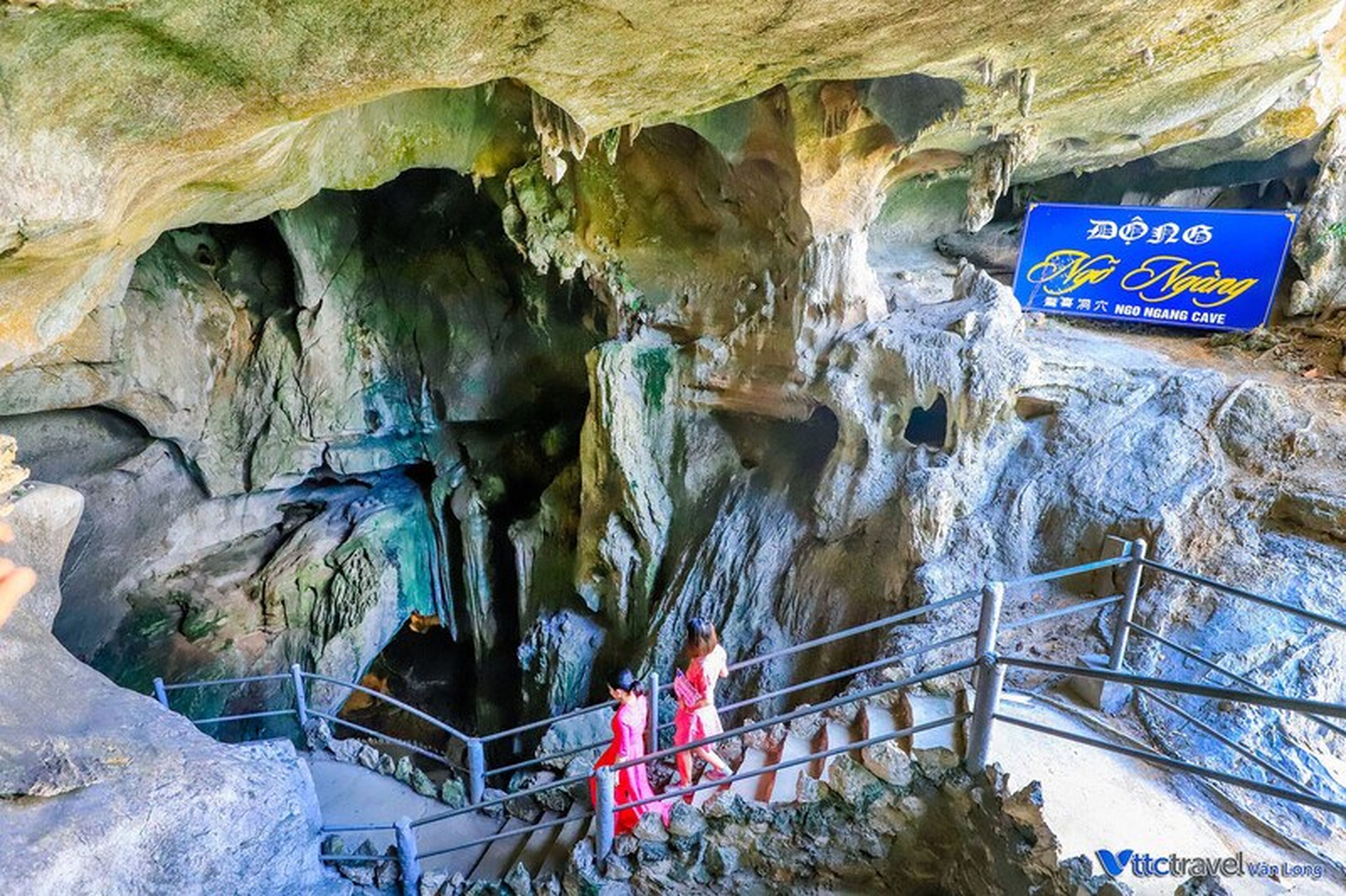 A 1.5-Hour Journey Exploring Vung Duc Cave in Bai Tu Long Bay - Hình 5