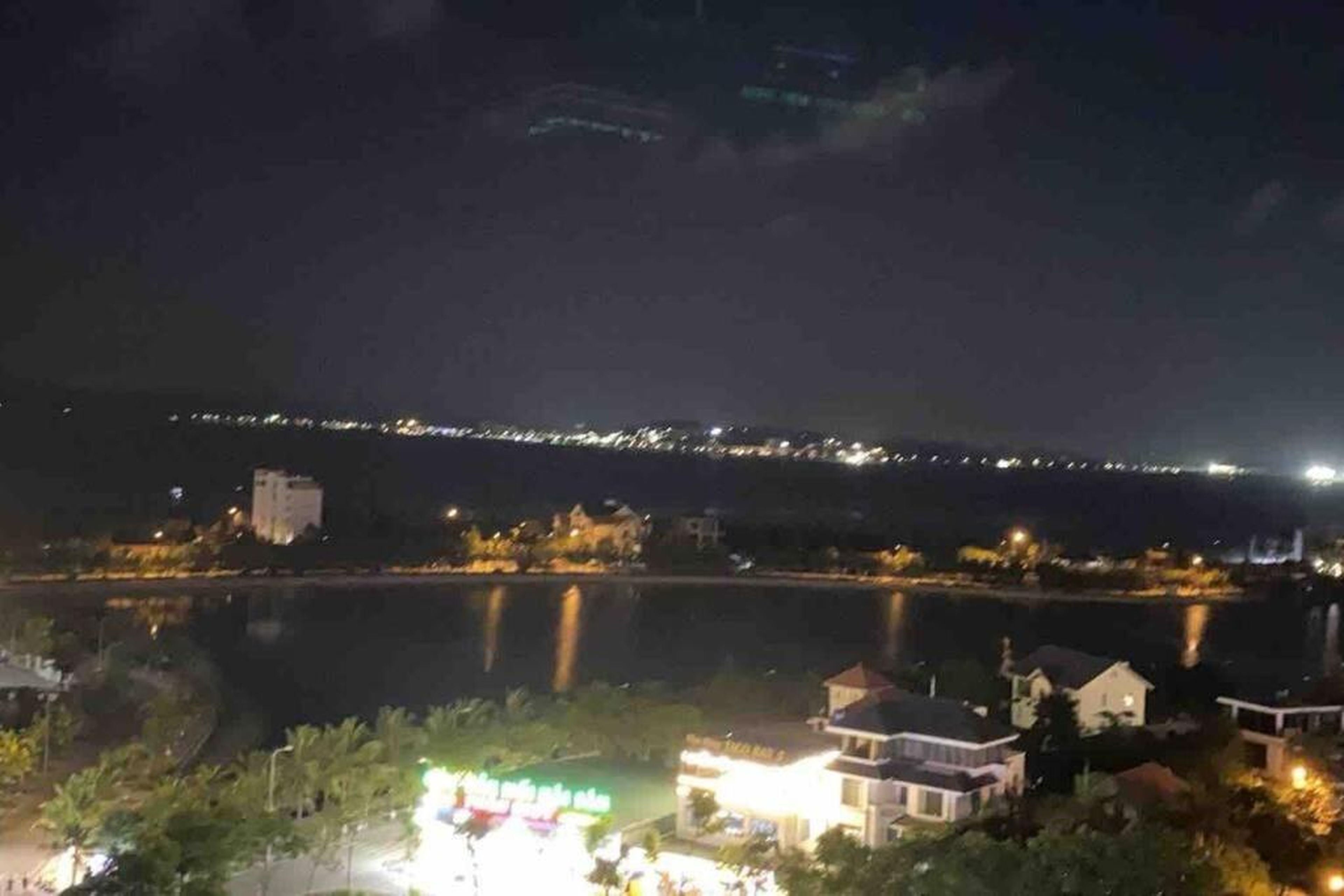 Sweet Home Halong Bay View - Hình 16
