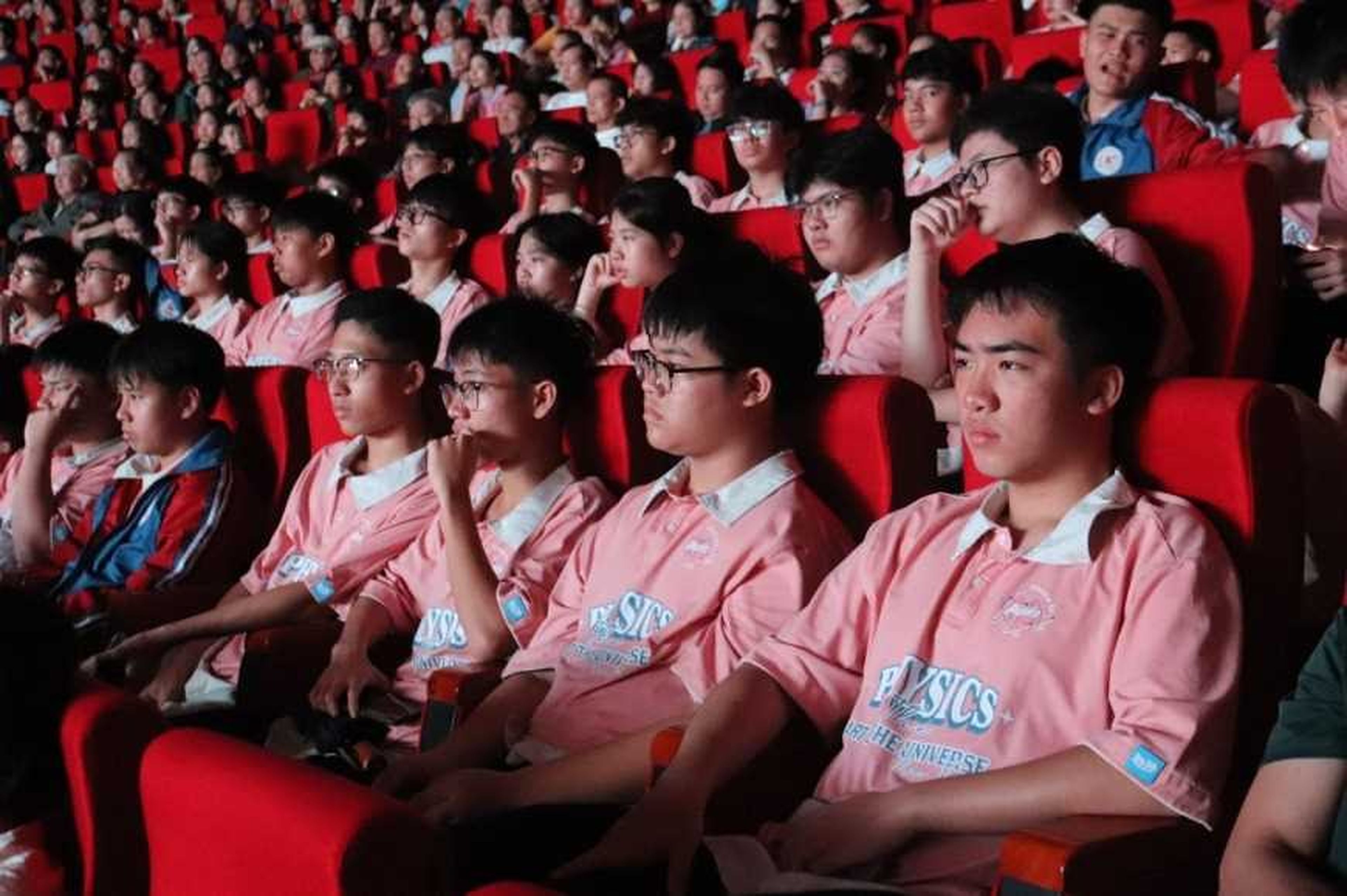 Effectively leveraging year-end services and tourism - Hình 2