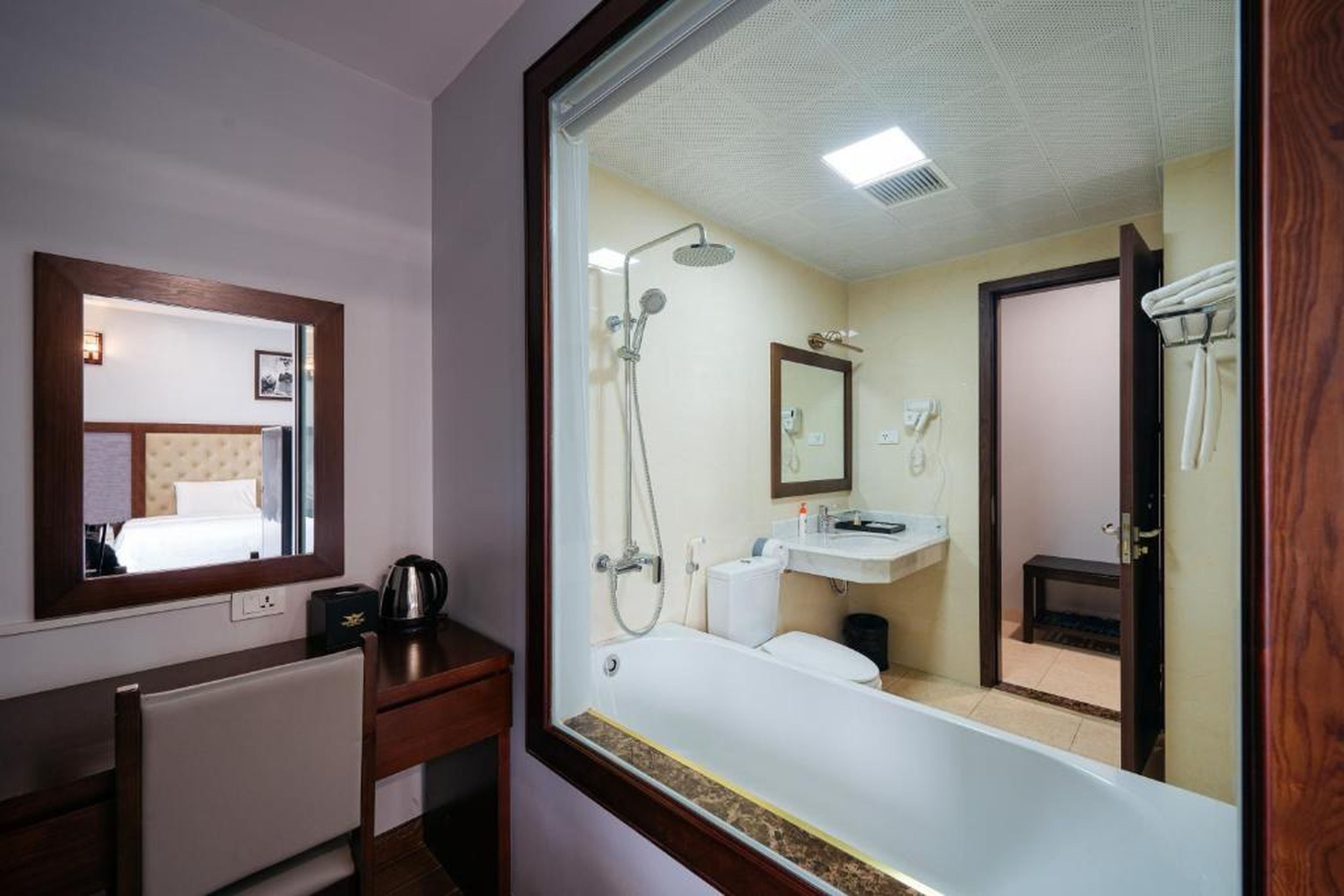 Topone Halong Hotel - Hình 5