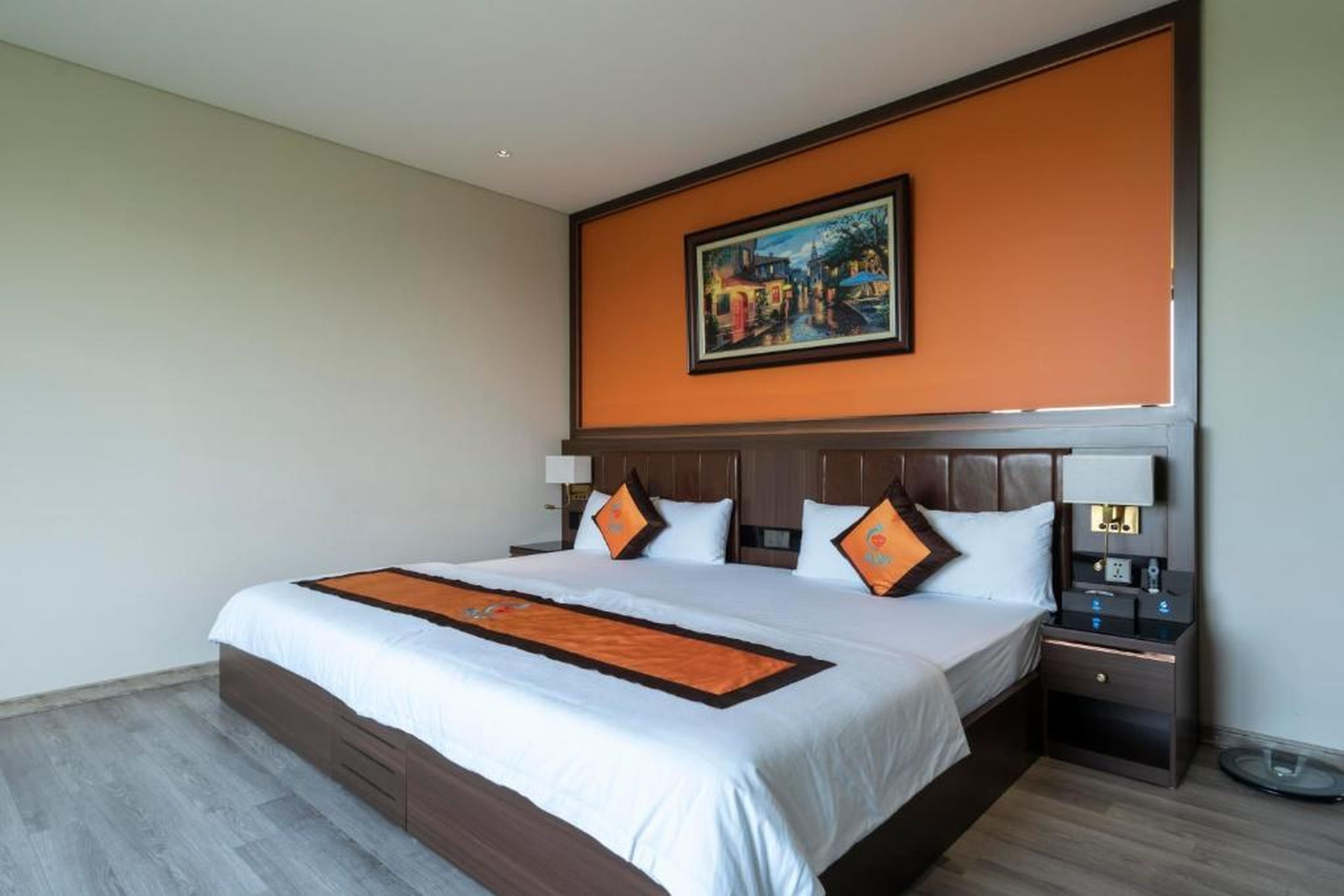 Ruby Hotel Van Don - Hình 21