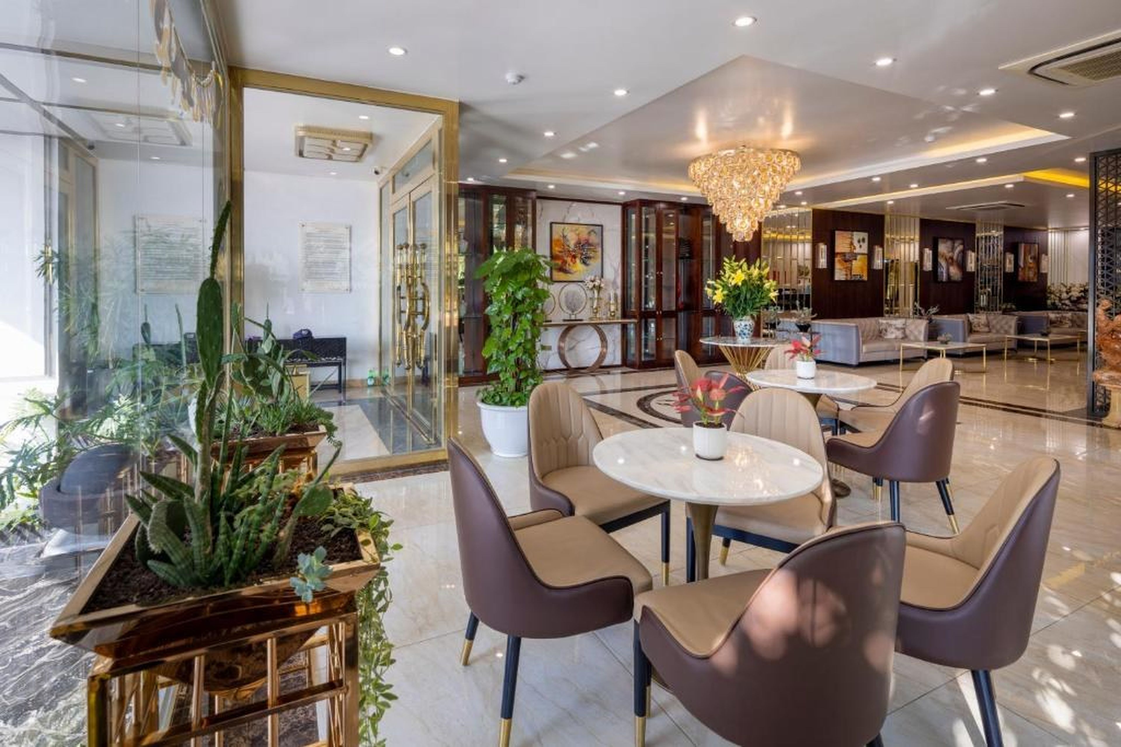 Diamond Luxury Hotel - Hình 12