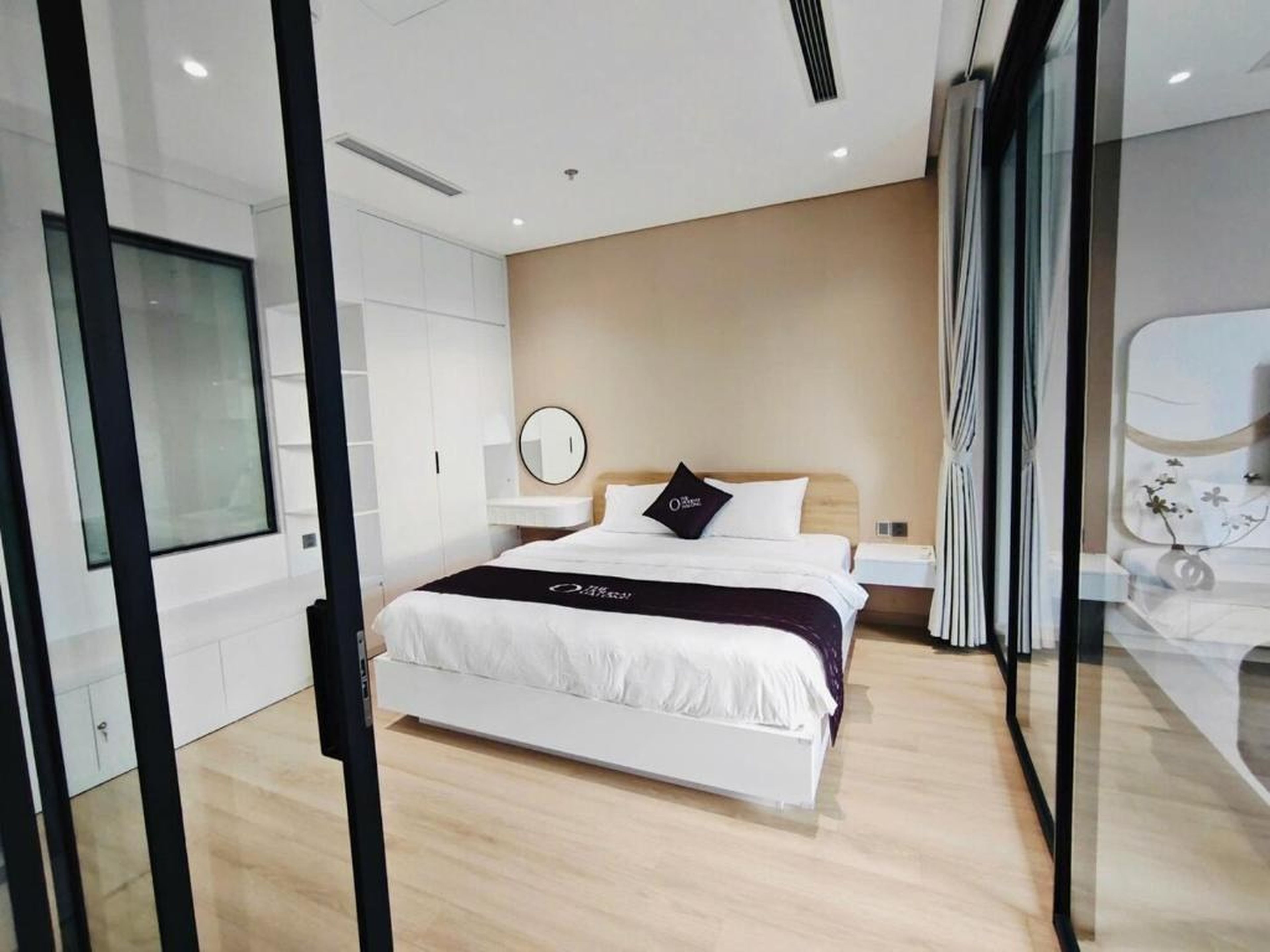 High-rise apartment with ocean view at The Holiday Ha Long - Hình 17