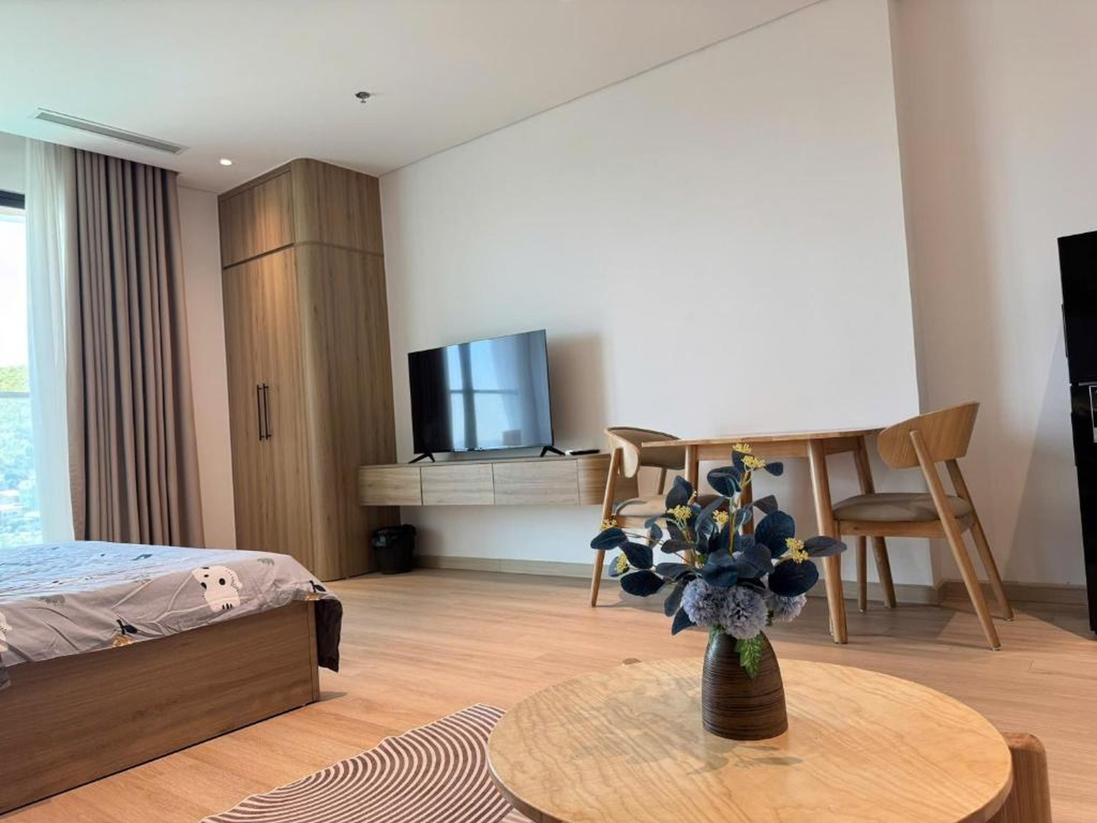 High-rise apartment with ocean view at The Holiday Ha Long - Hình 28