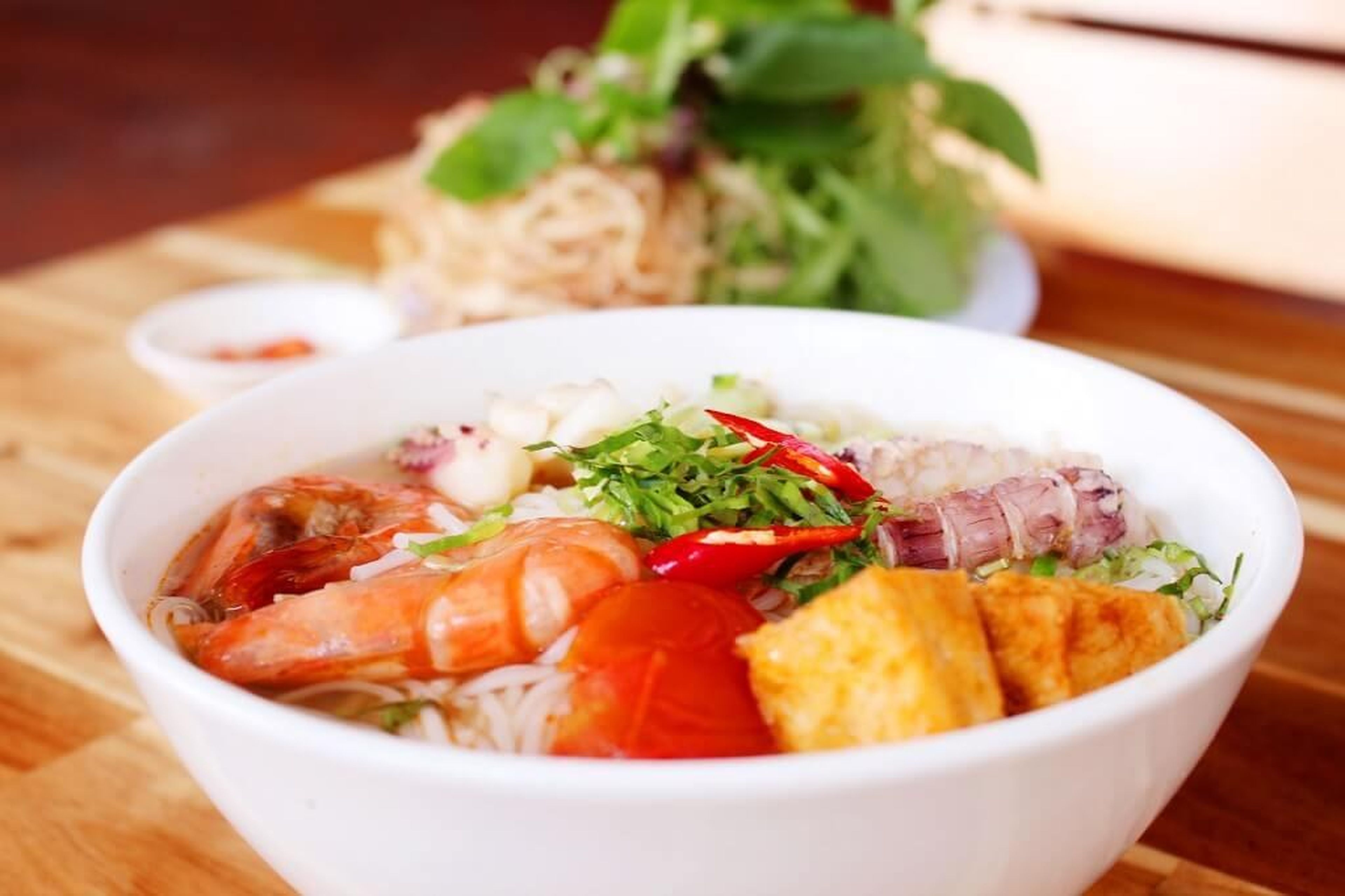 Thả ga thưởng thức món ngon ở các quán ăn vặt Hạ Long - Hình 1